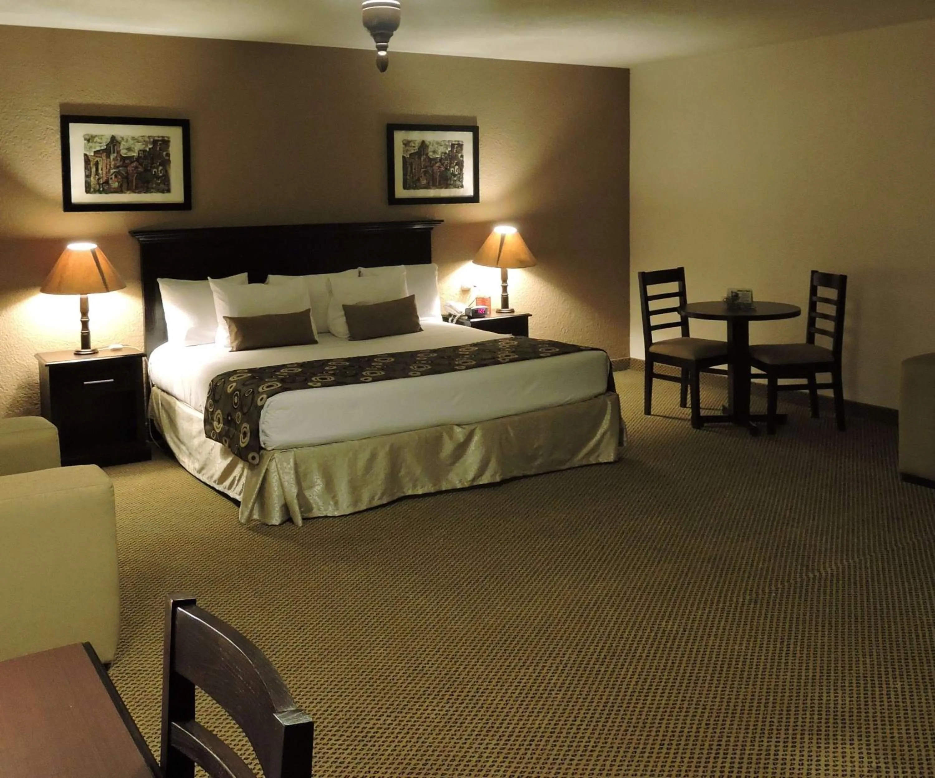 Photo of the whole room, Bed in Best Western Posada Del Rio