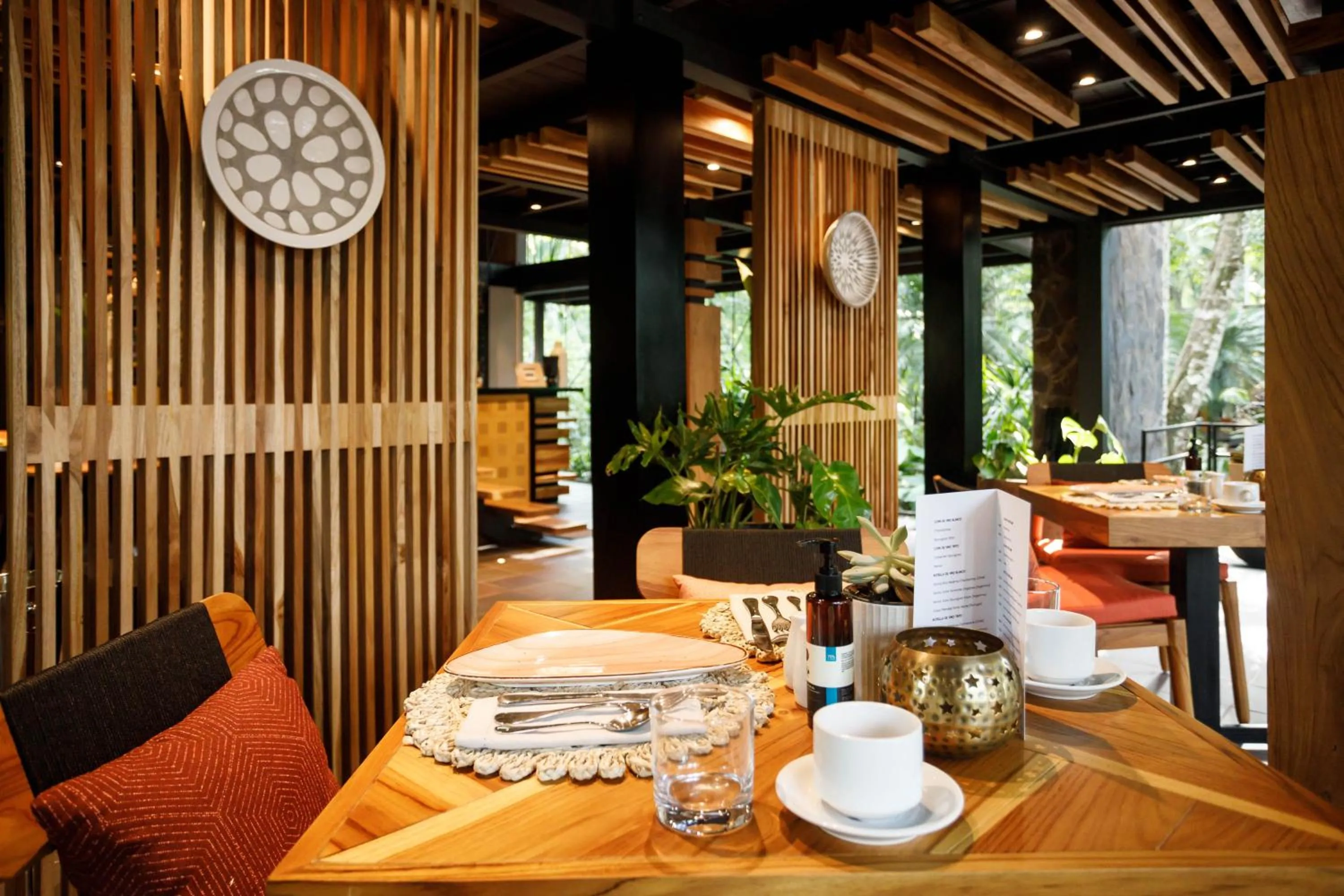 Restaurant/places to eat in awā Beachfront Hotel