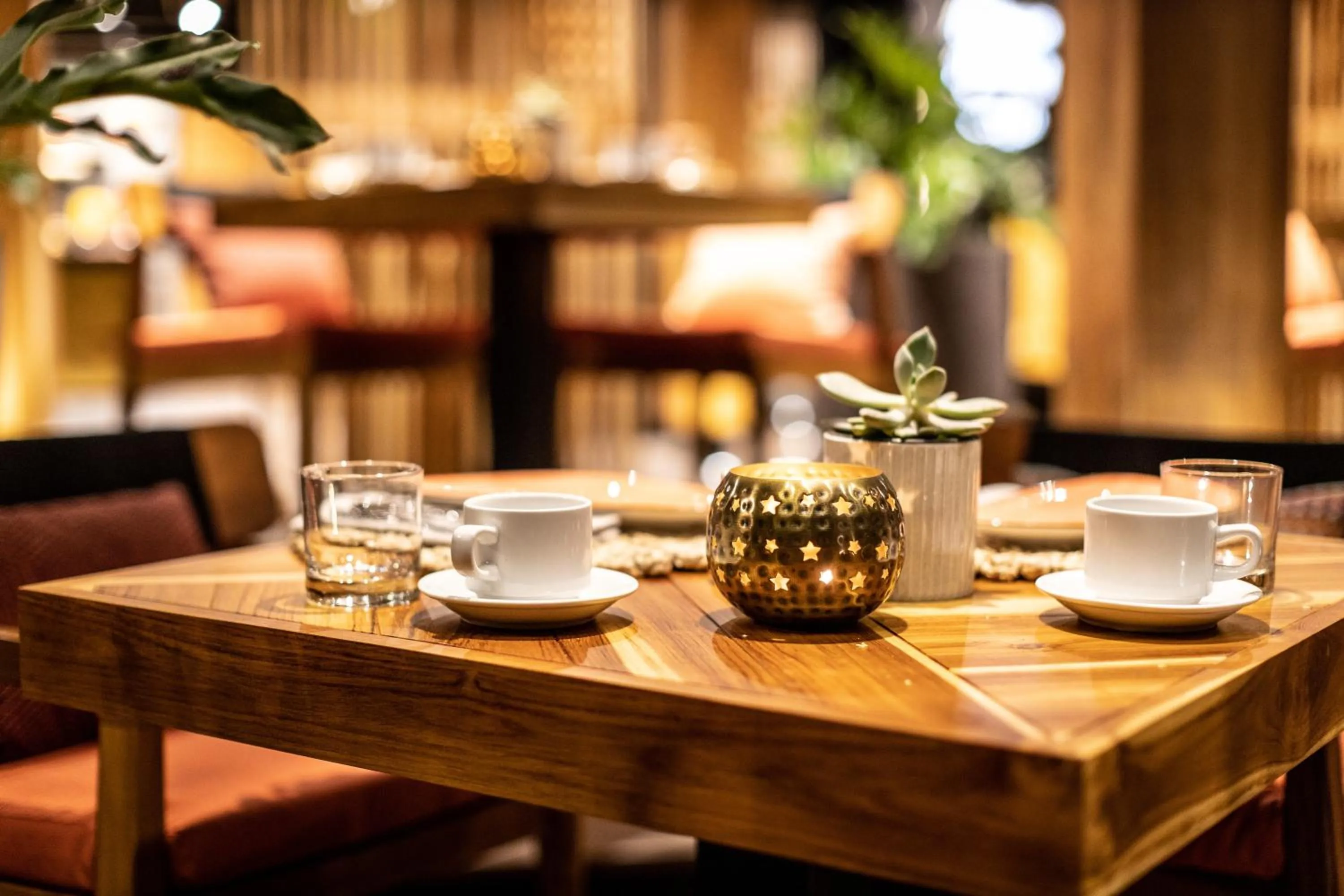 Restaurant/places to eat in awā Beachfront Hotel