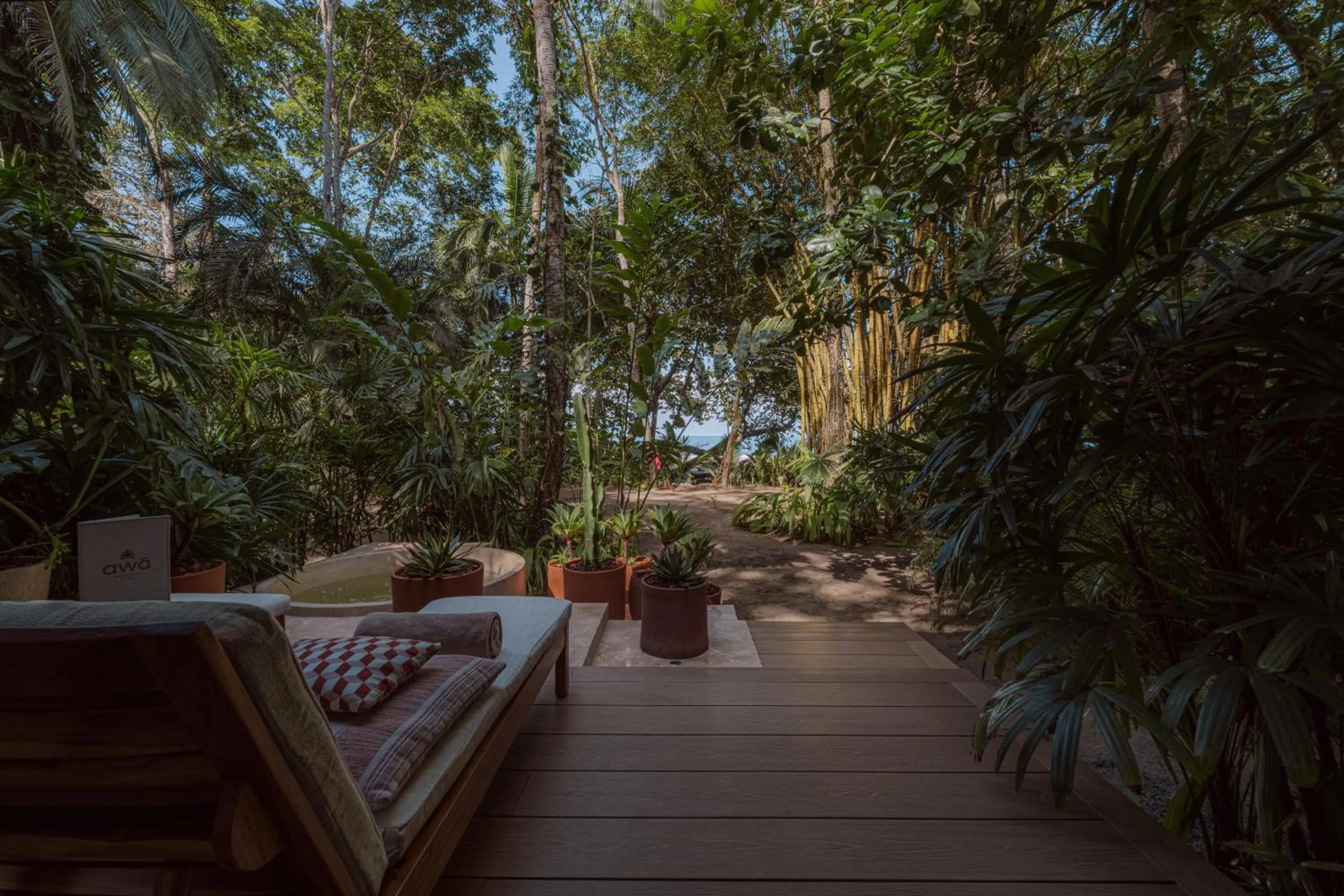 awā Beachfront Hotel