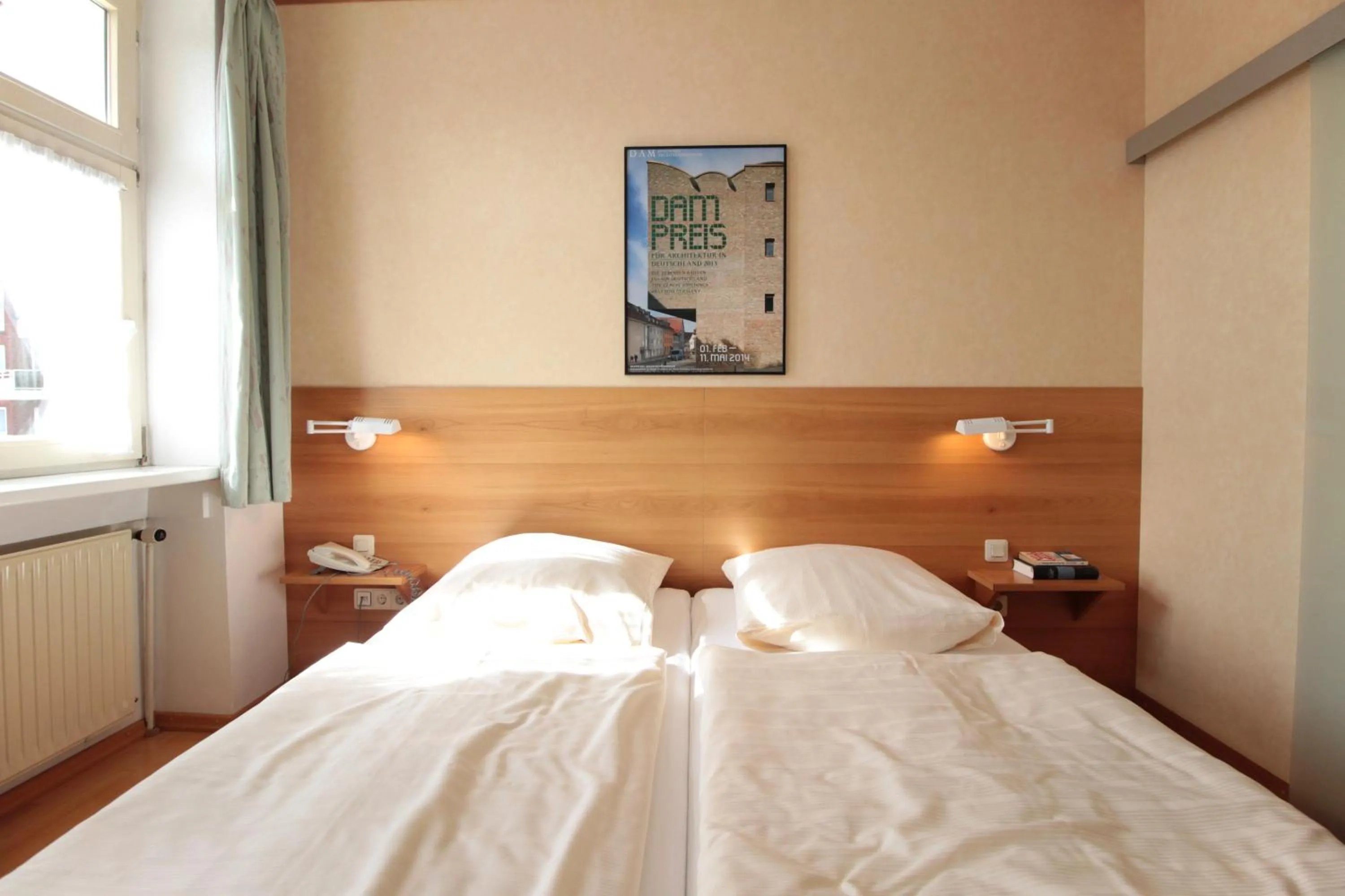 Bedroom, Bed in An der Persiluhr Stadt-gut-Hotel