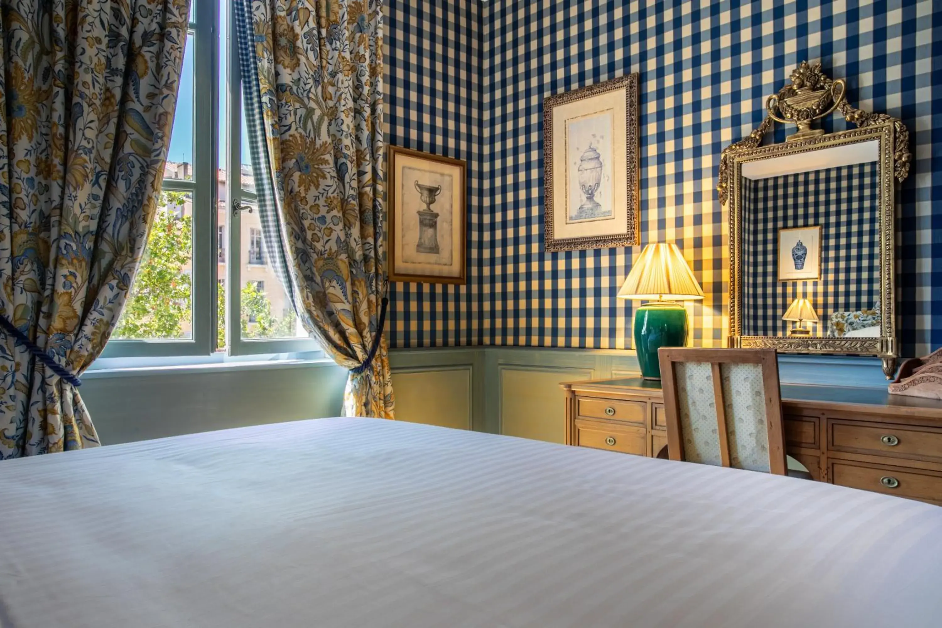 Suite with City View in Café de Paris Suite with City View in Café de Paris