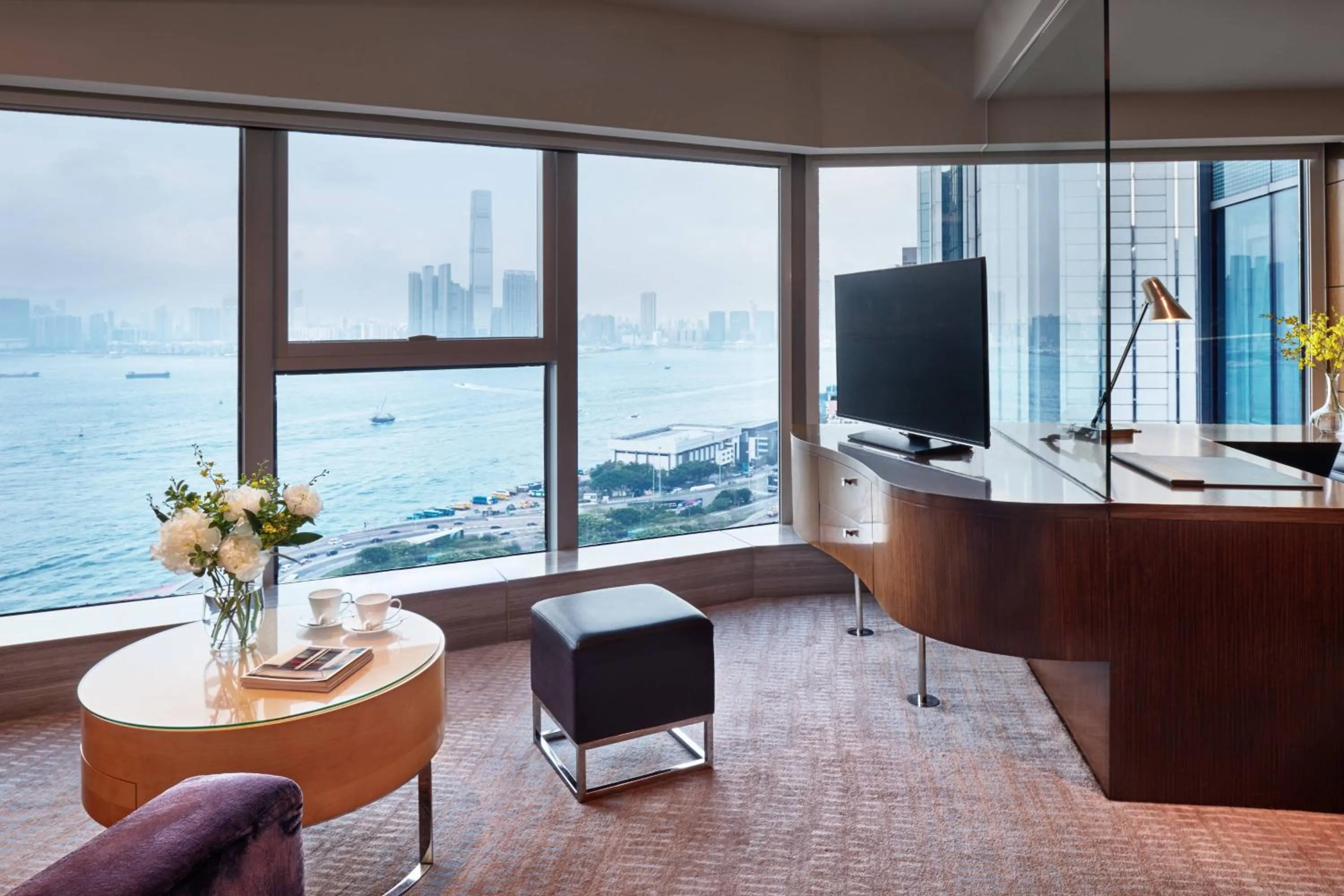 Living room in Courtyard by Marriott Hong Kong