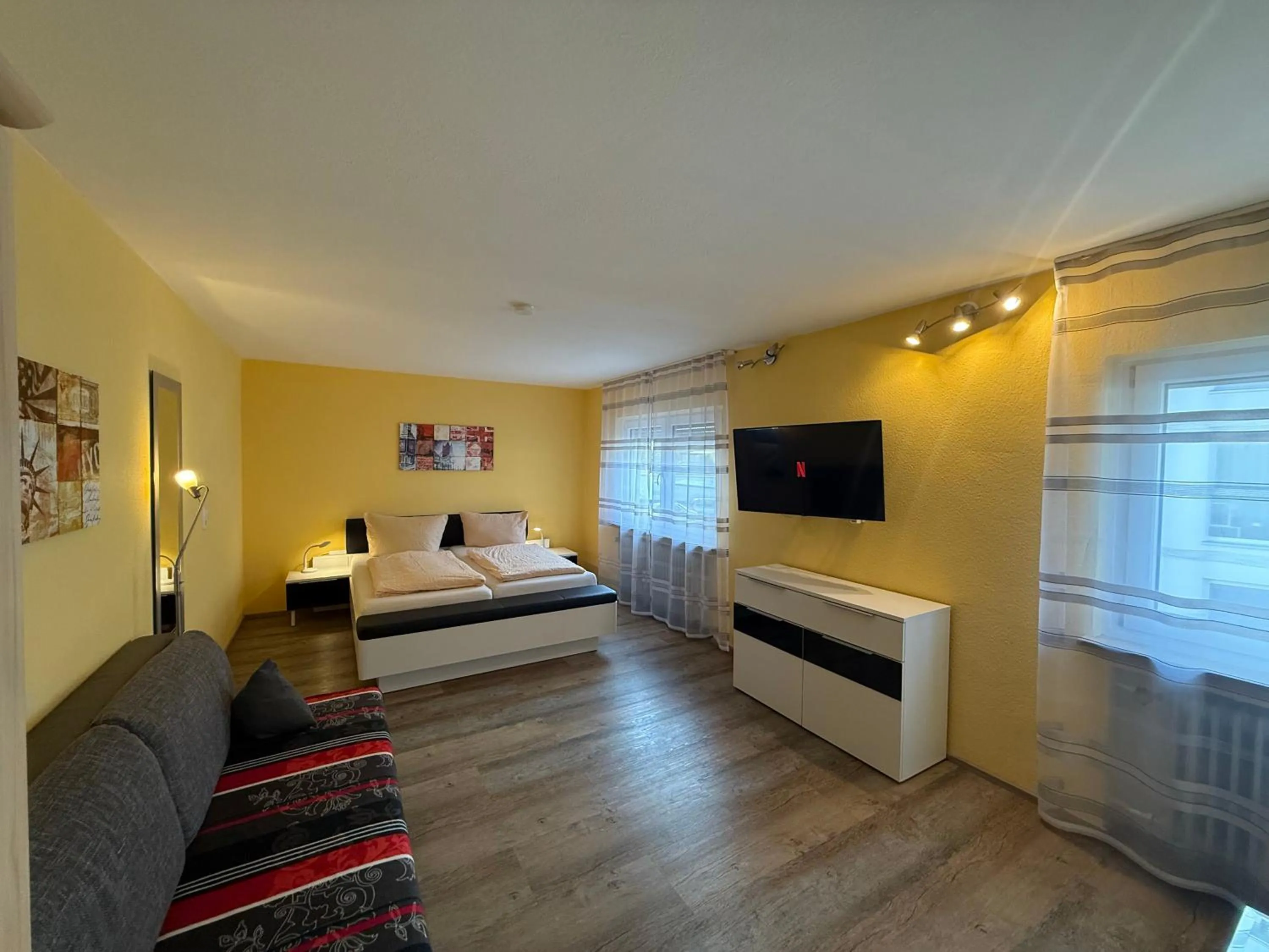 Photo of the whole room in Hotel am Hindenburgplatz