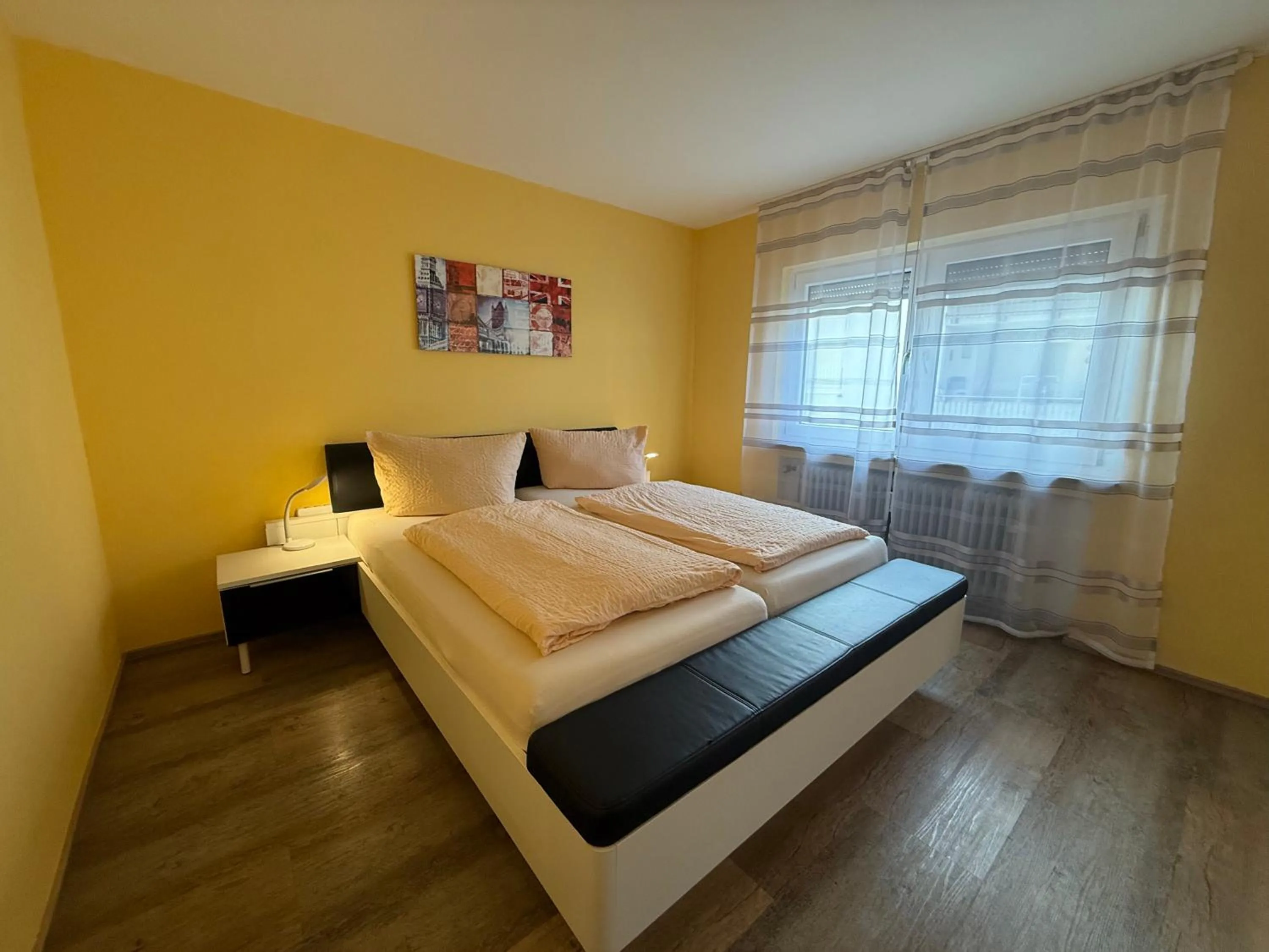 Bedroom in Hotel am Hindenburgplatz