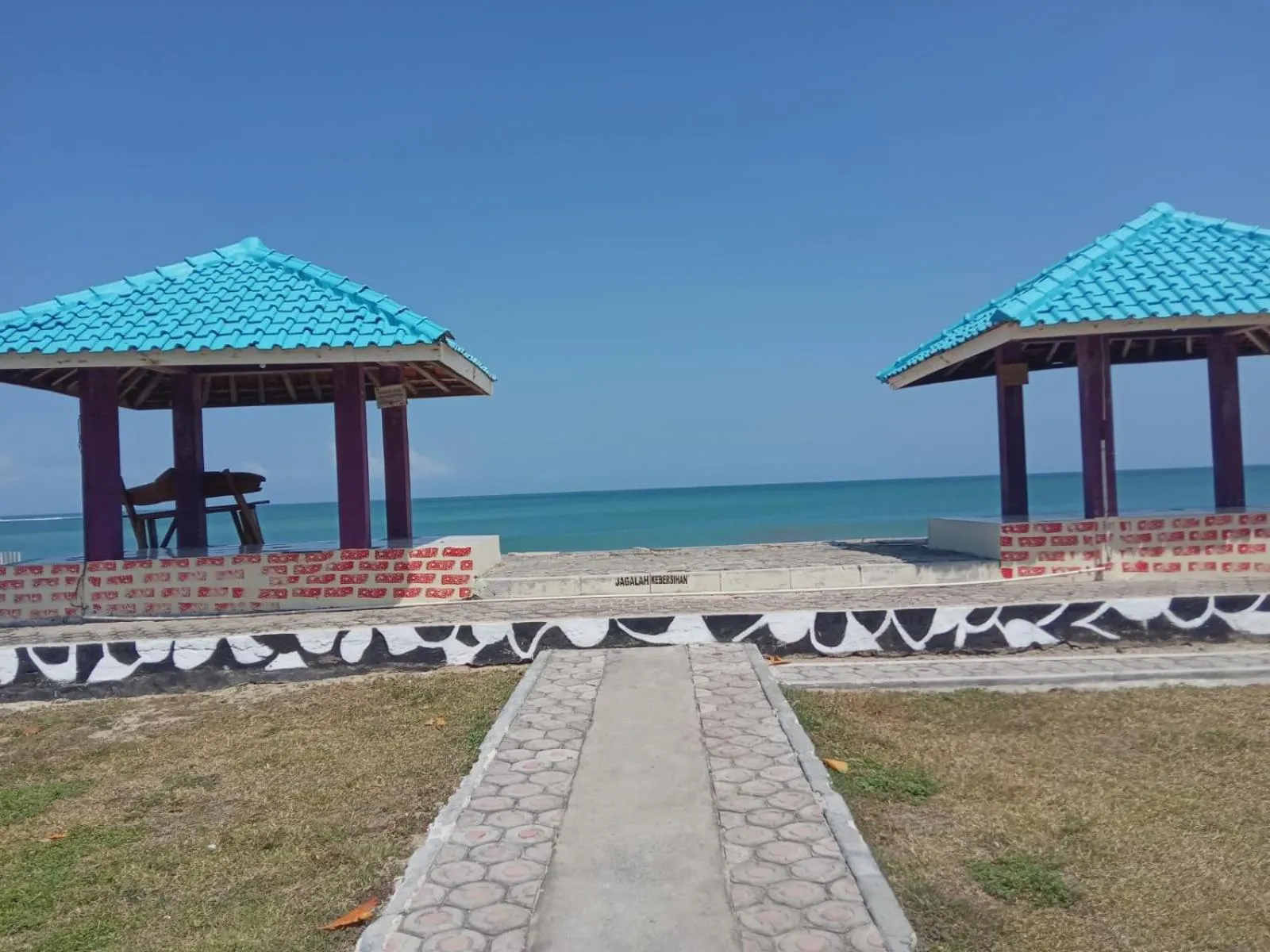 penginapan karanglaut santolo