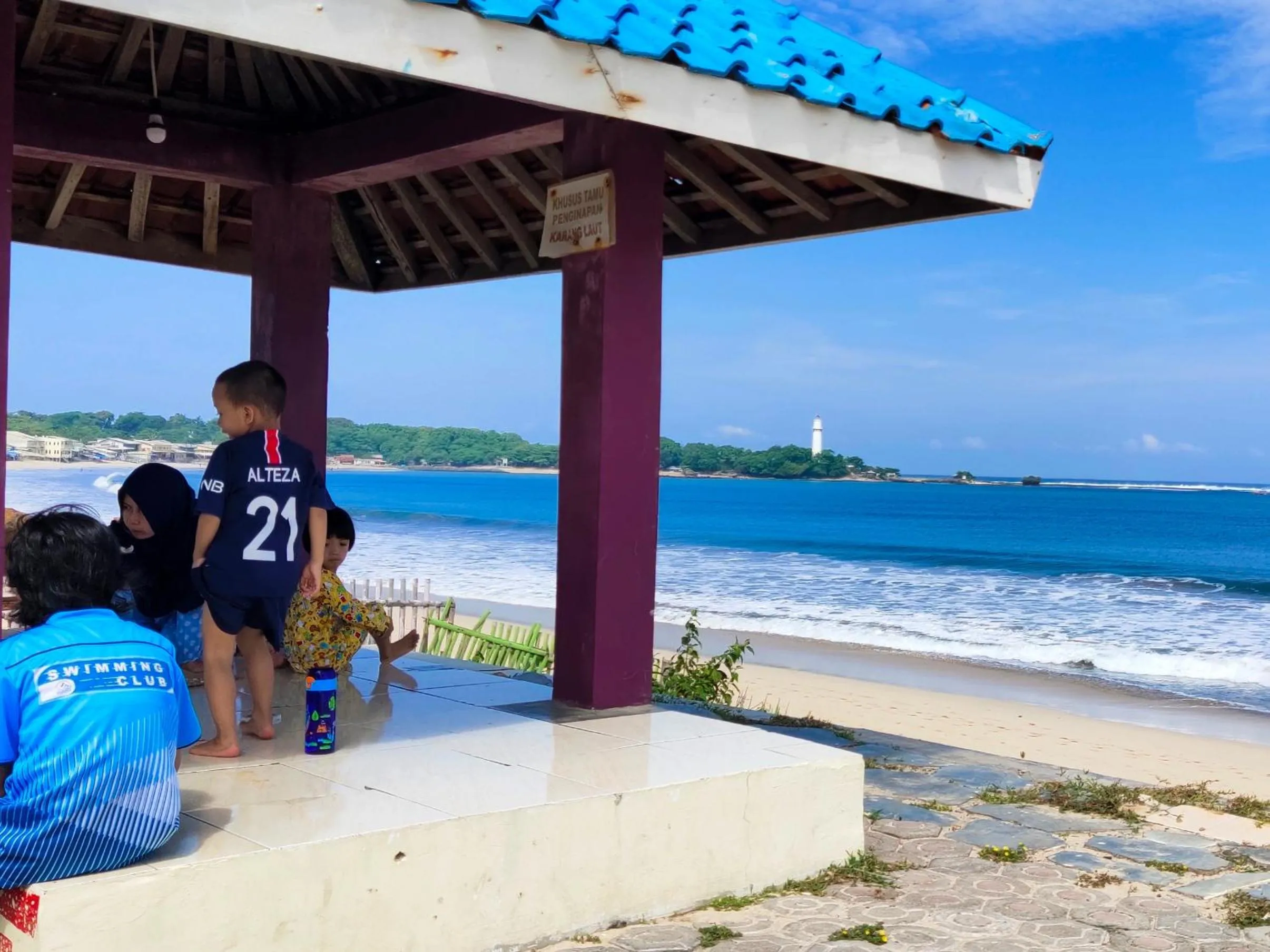 penginapan karanglaut santolo