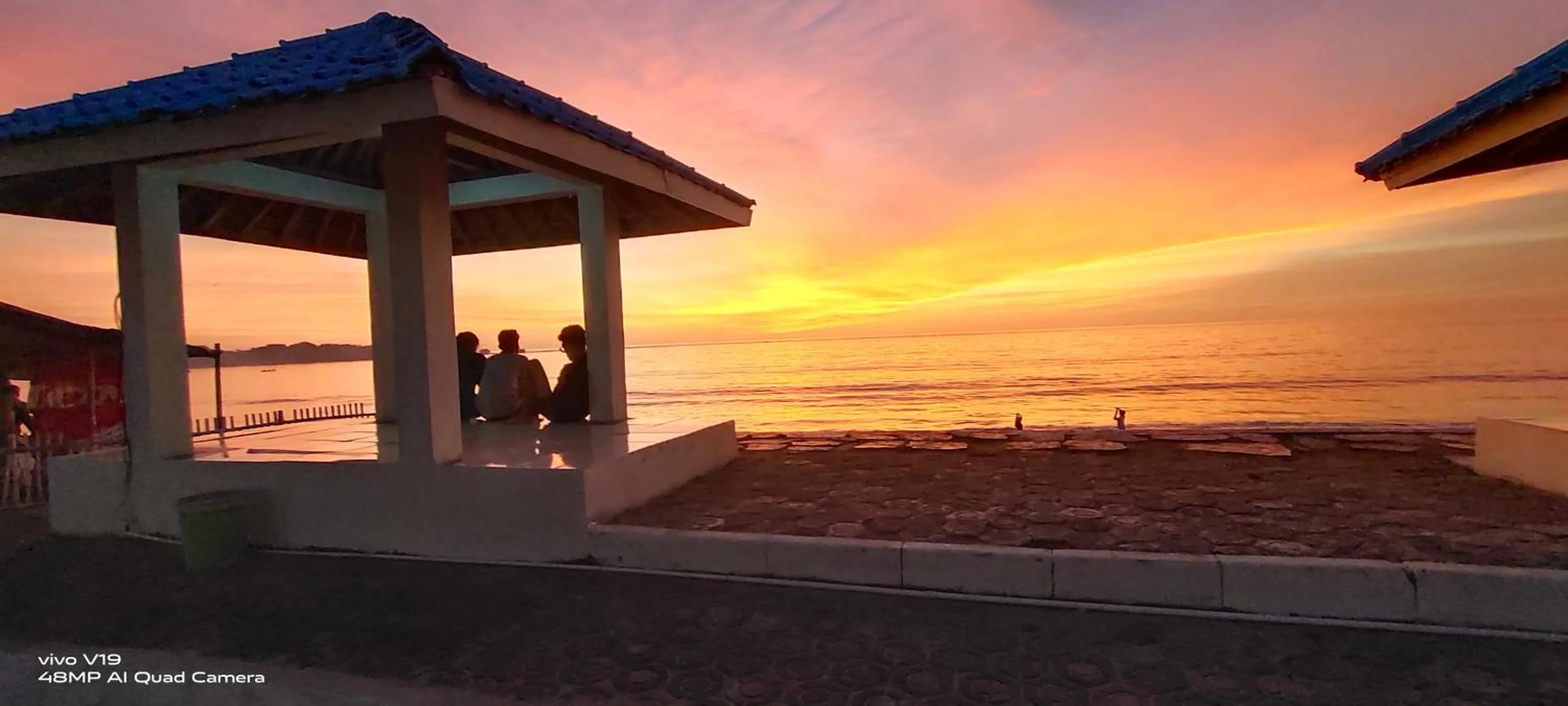 penginapan karanglaut santolo