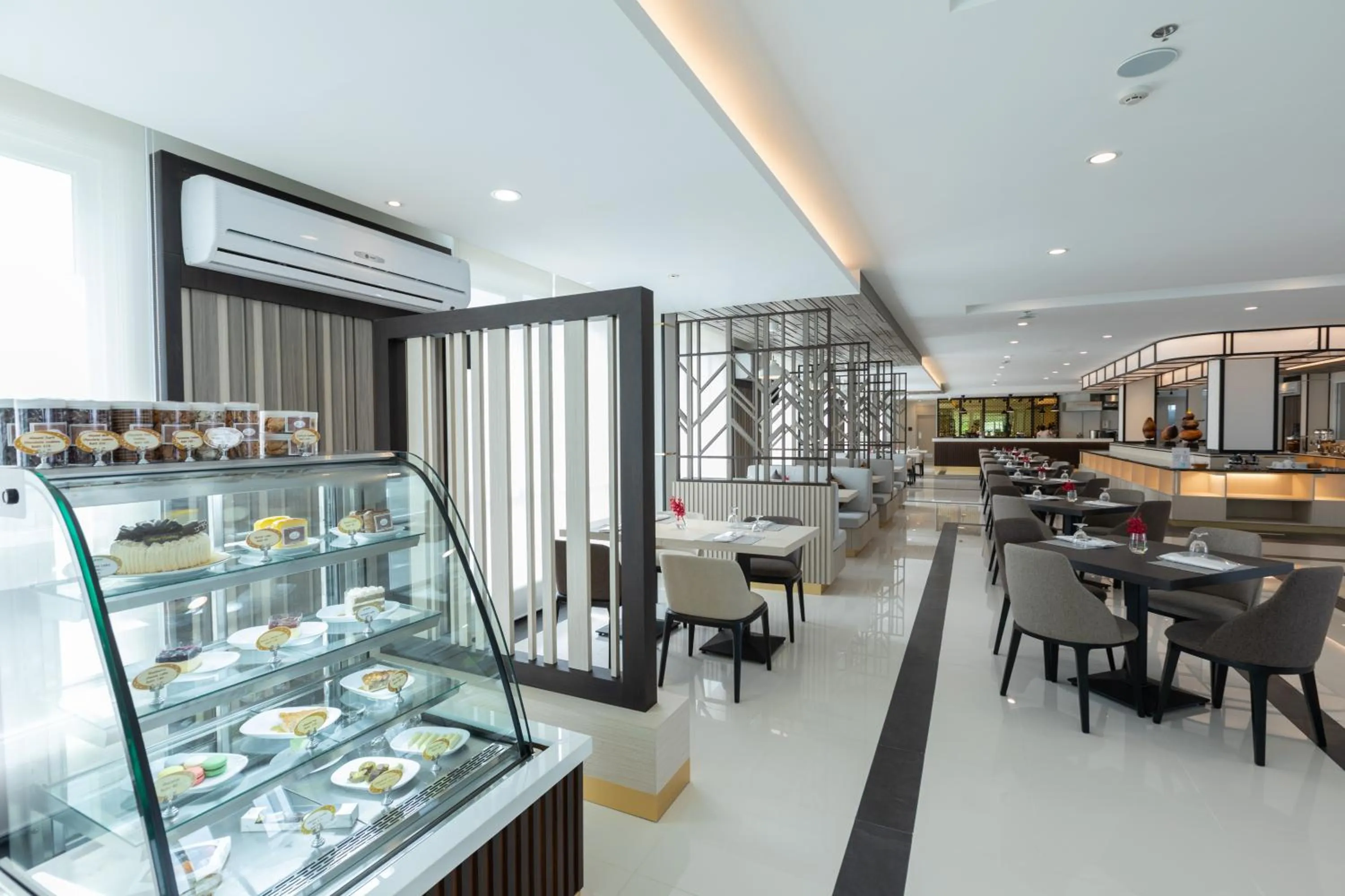 Restaurant/places to eat in Kantary Hotel Banchang