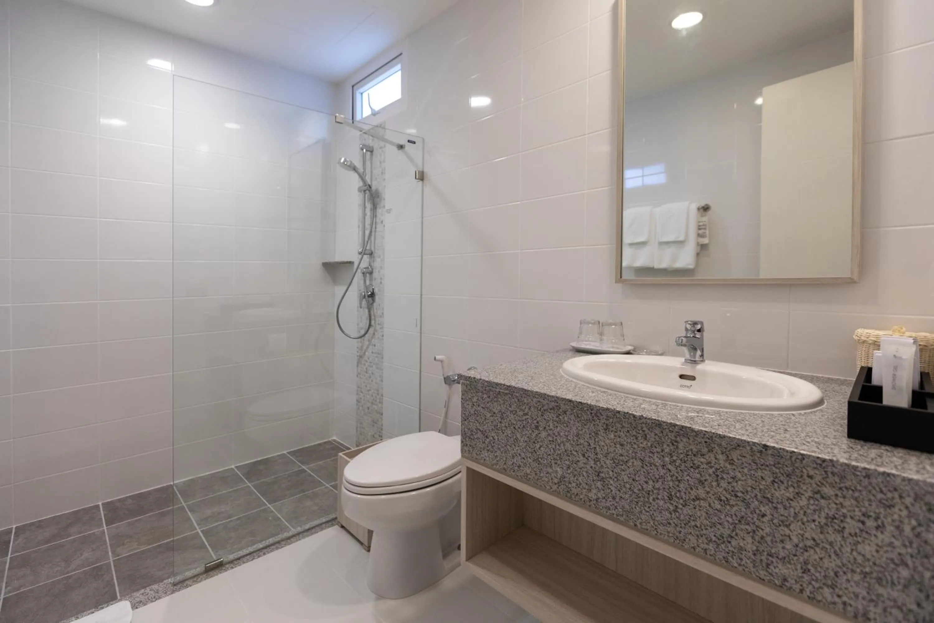 Shower in Kantary Hotel Banchang