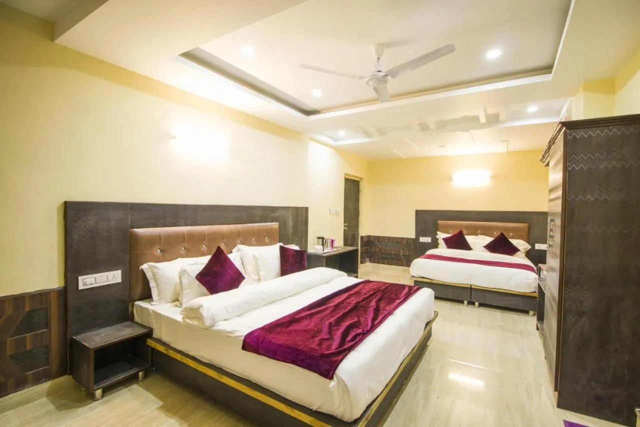 Bedroom, Bed in Vella Marina Group of Hotels Mount-Hotels Best Prices Guaranteed with Deals- Free Parking-cricket stadium 10 km-Mcleodganj 2 km- Bhagsunag 4 km
