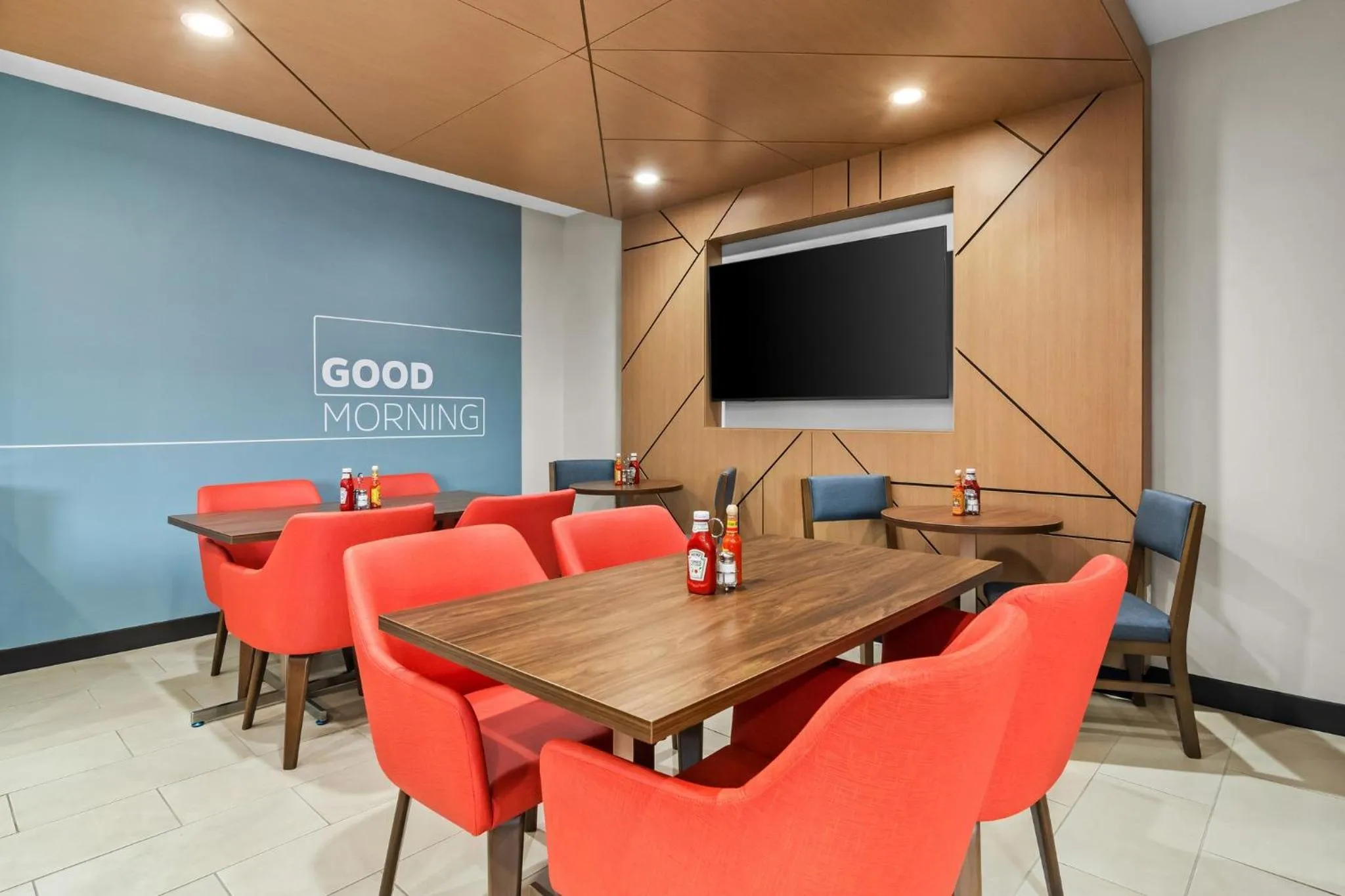 Breakfast in Holiday Inn Express & Suites Joplin Southeast by IHG