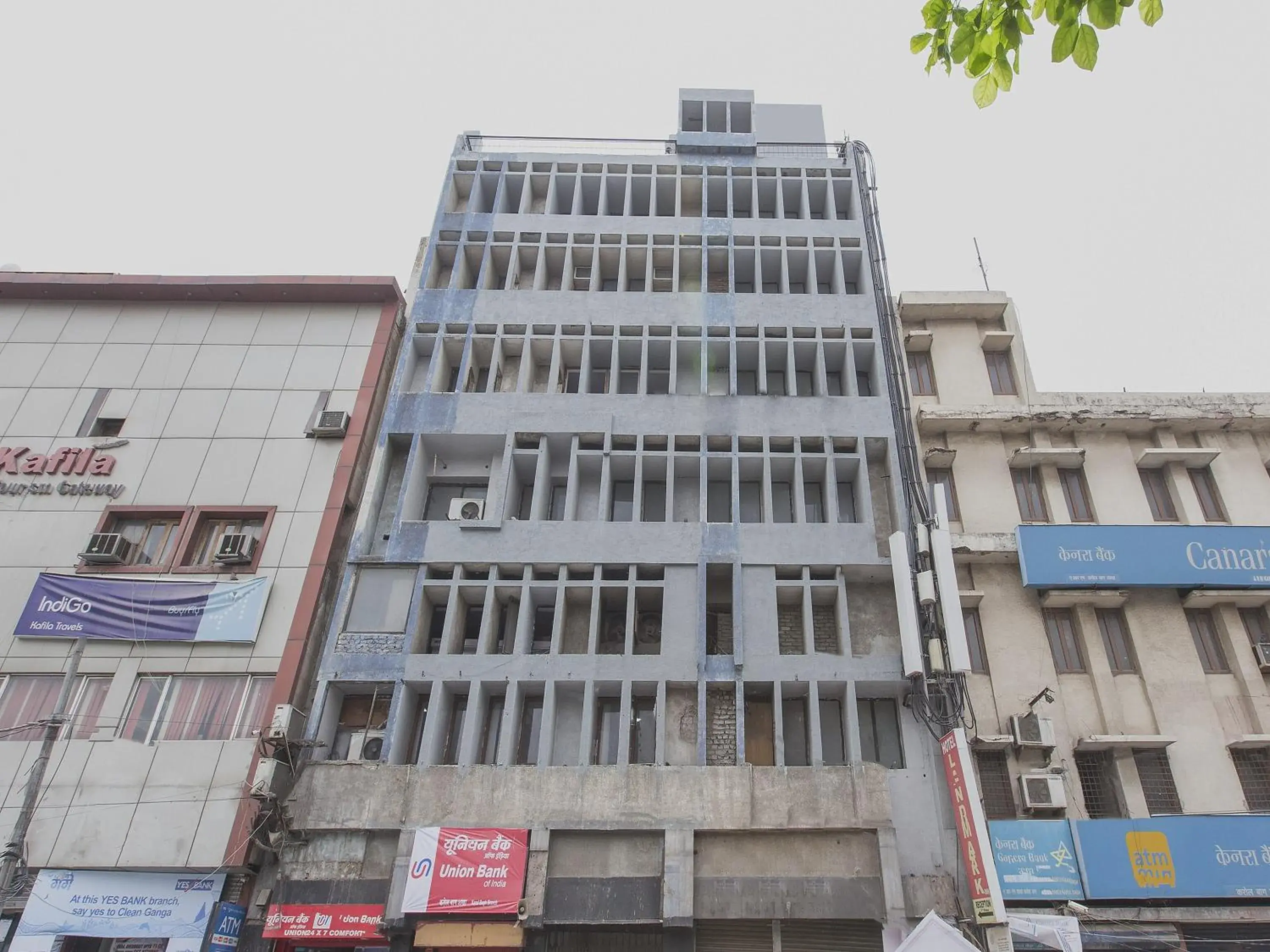 Facade/entrance, Property Building in OYO 15515 Hotel Landmark Inn