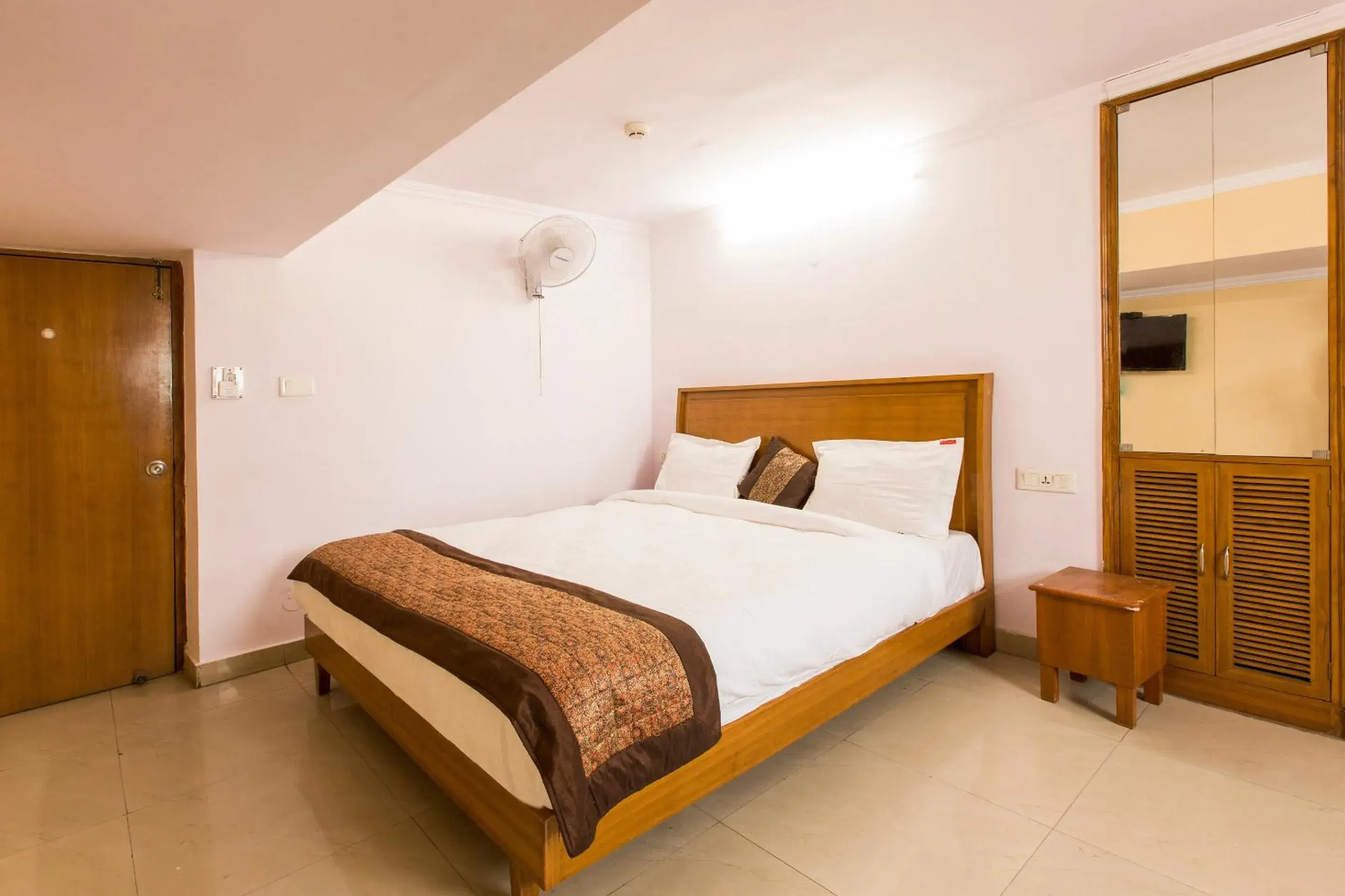 Bedroom, Bed in OYO 15515 Hotel Landmark Inn