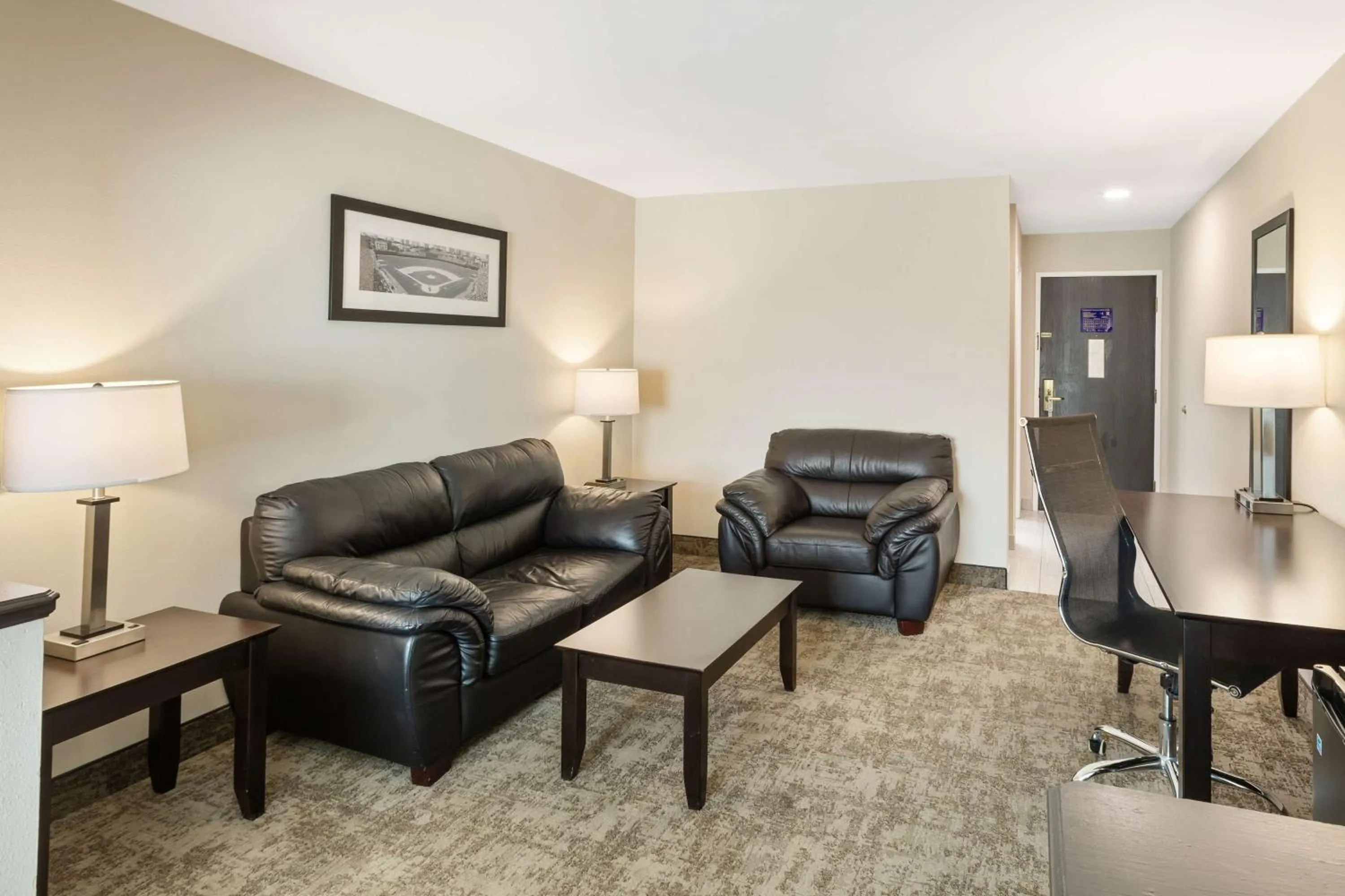 Photo of the whole room in Best Western Inn & Suites - Midway Airport