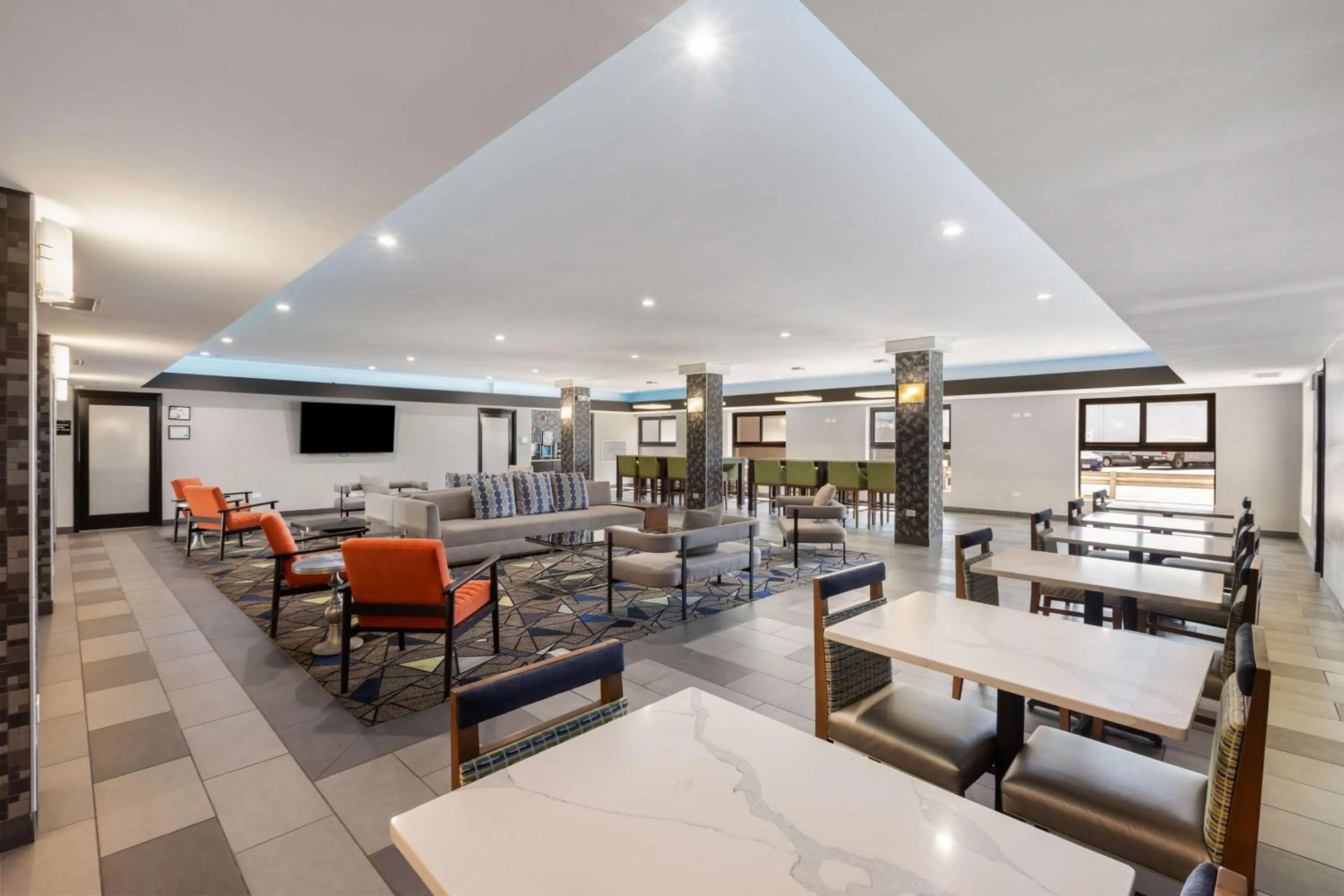 Breakfast in Best Western Inn & Suites - Midway Airport