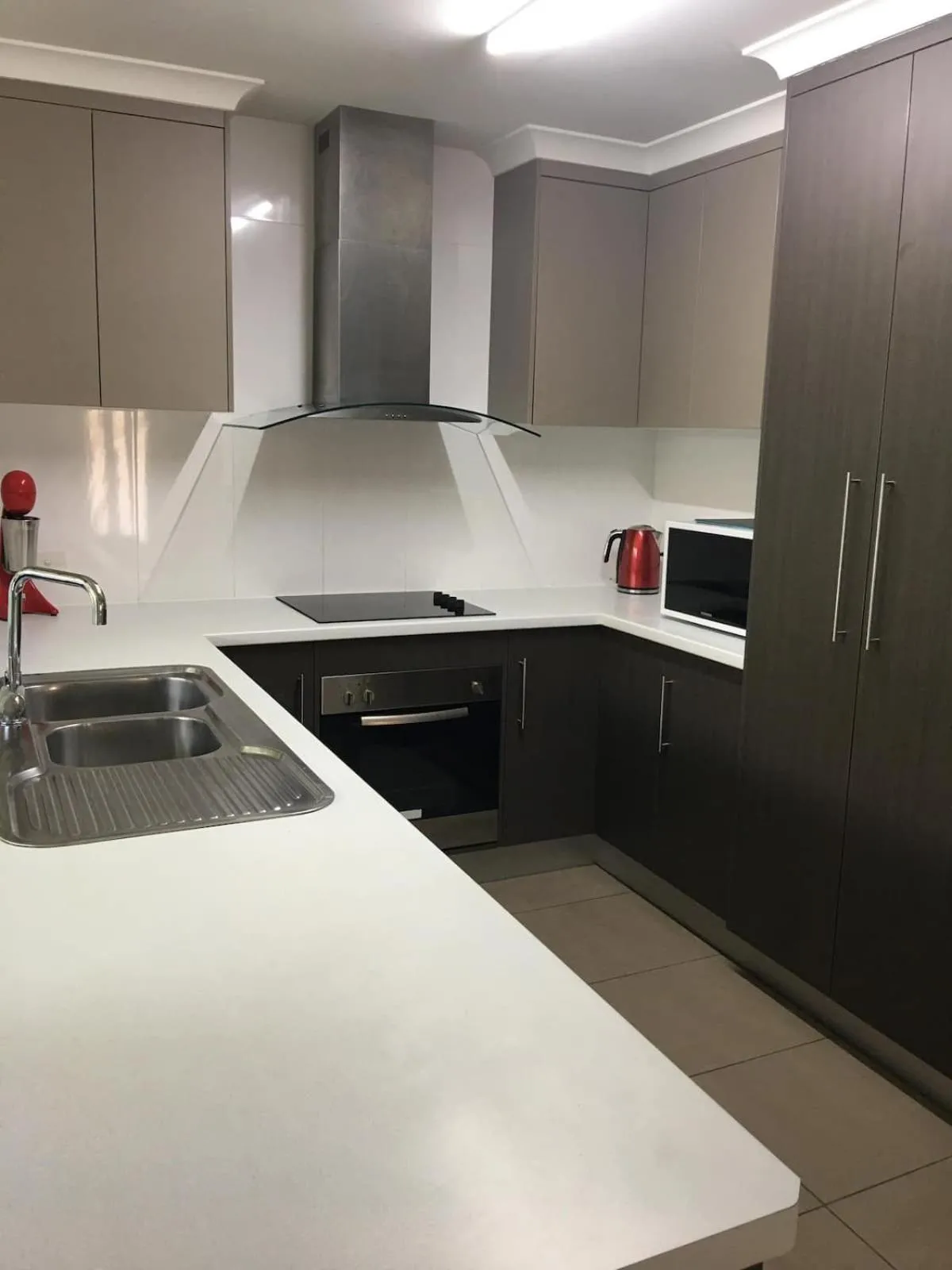 Kitchen or kitchenette in Bundys Best! Modern Luxury in the heart of town