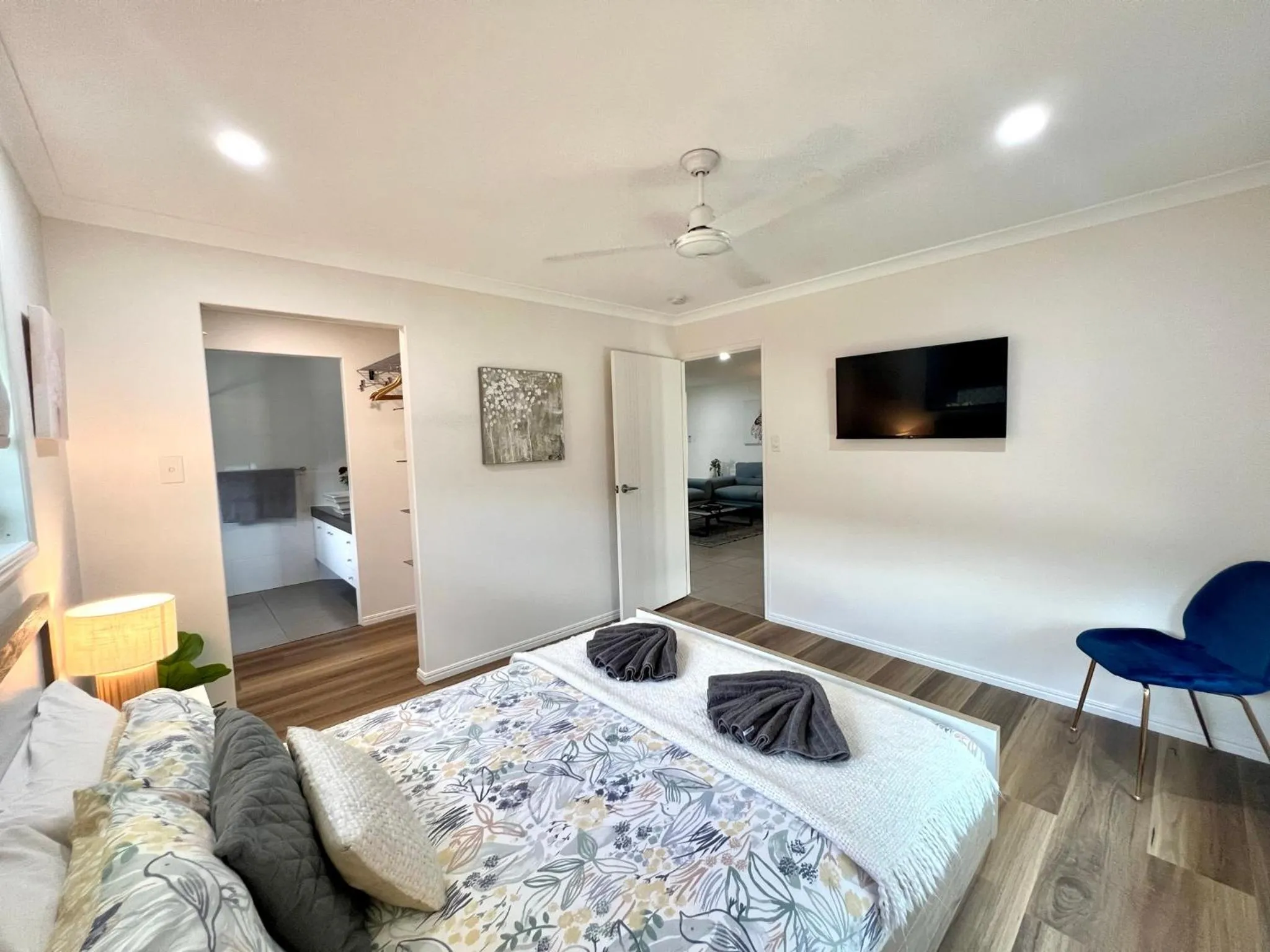 Bedroom, Bed in Bundys Best! Modern Luxury in the heart of town