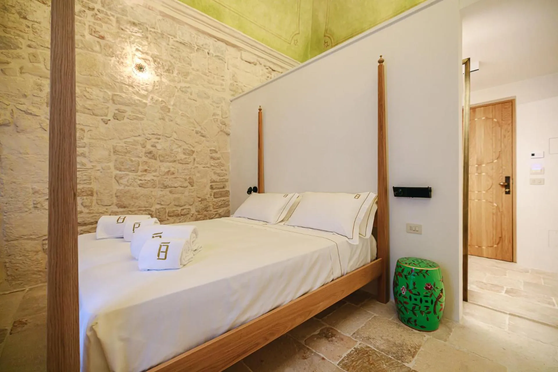 Bed in BAYIT Charming Place