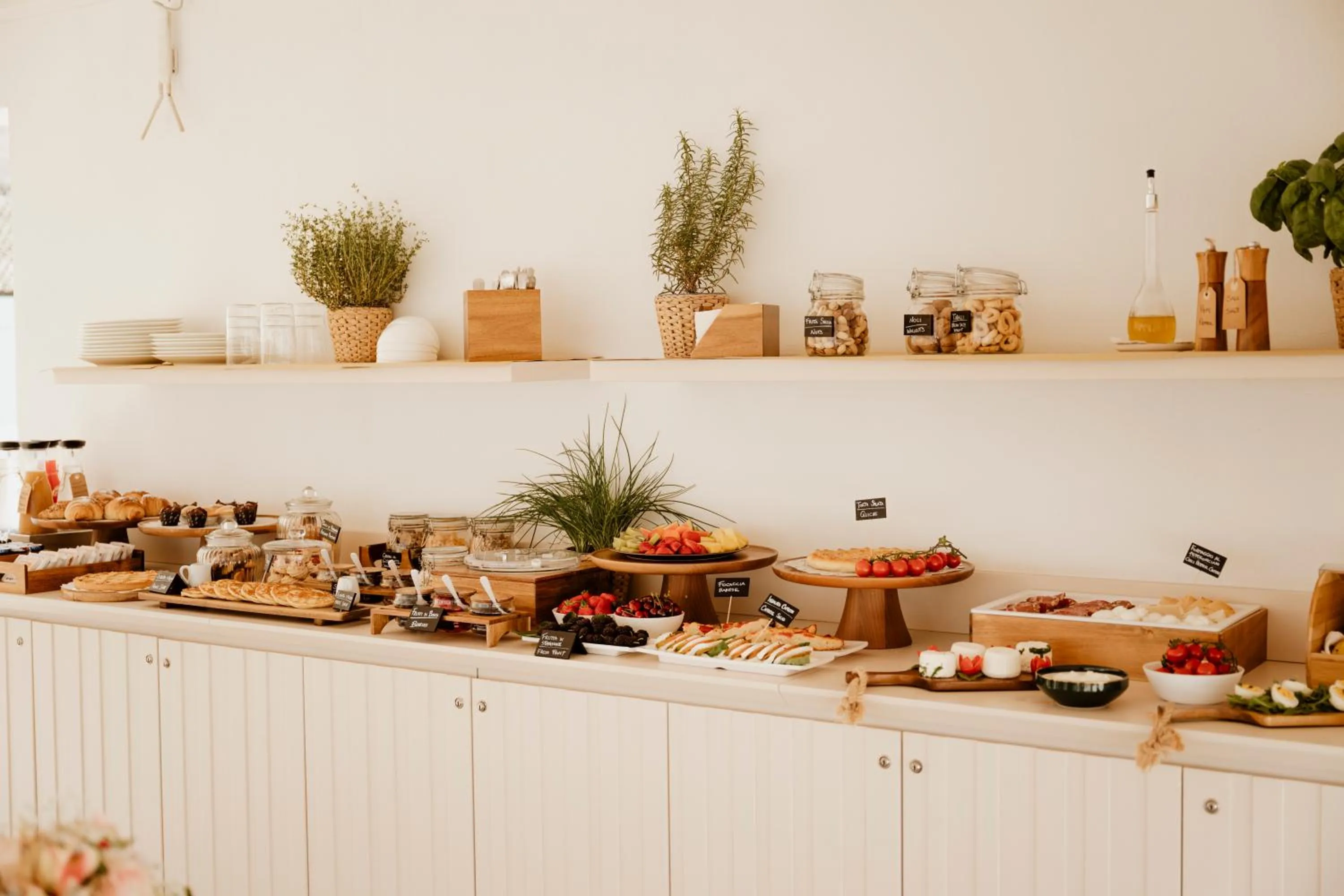 Breakfast in BAYIT Charming Place