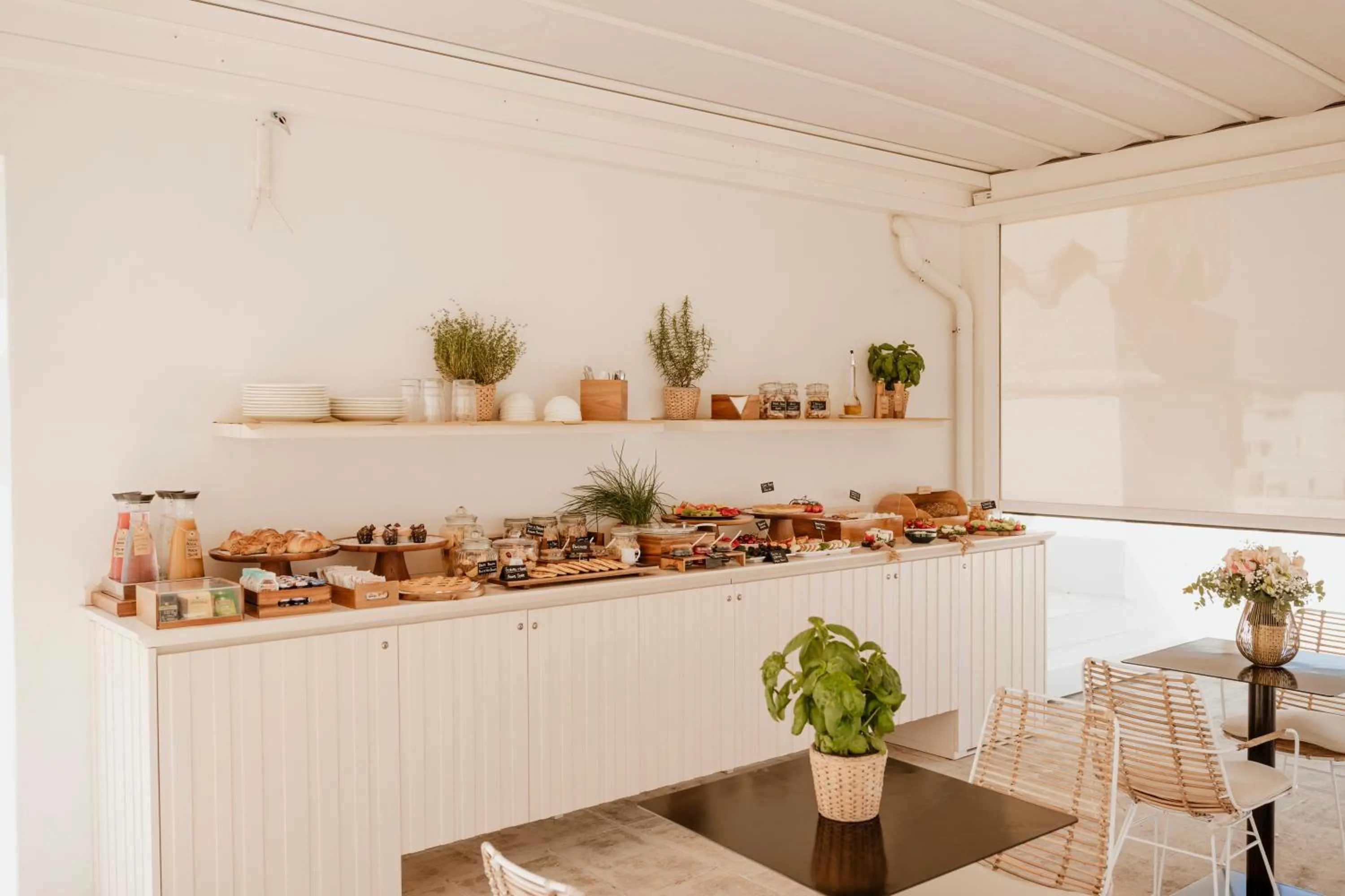 Breakfast in BAYIT Charming Place