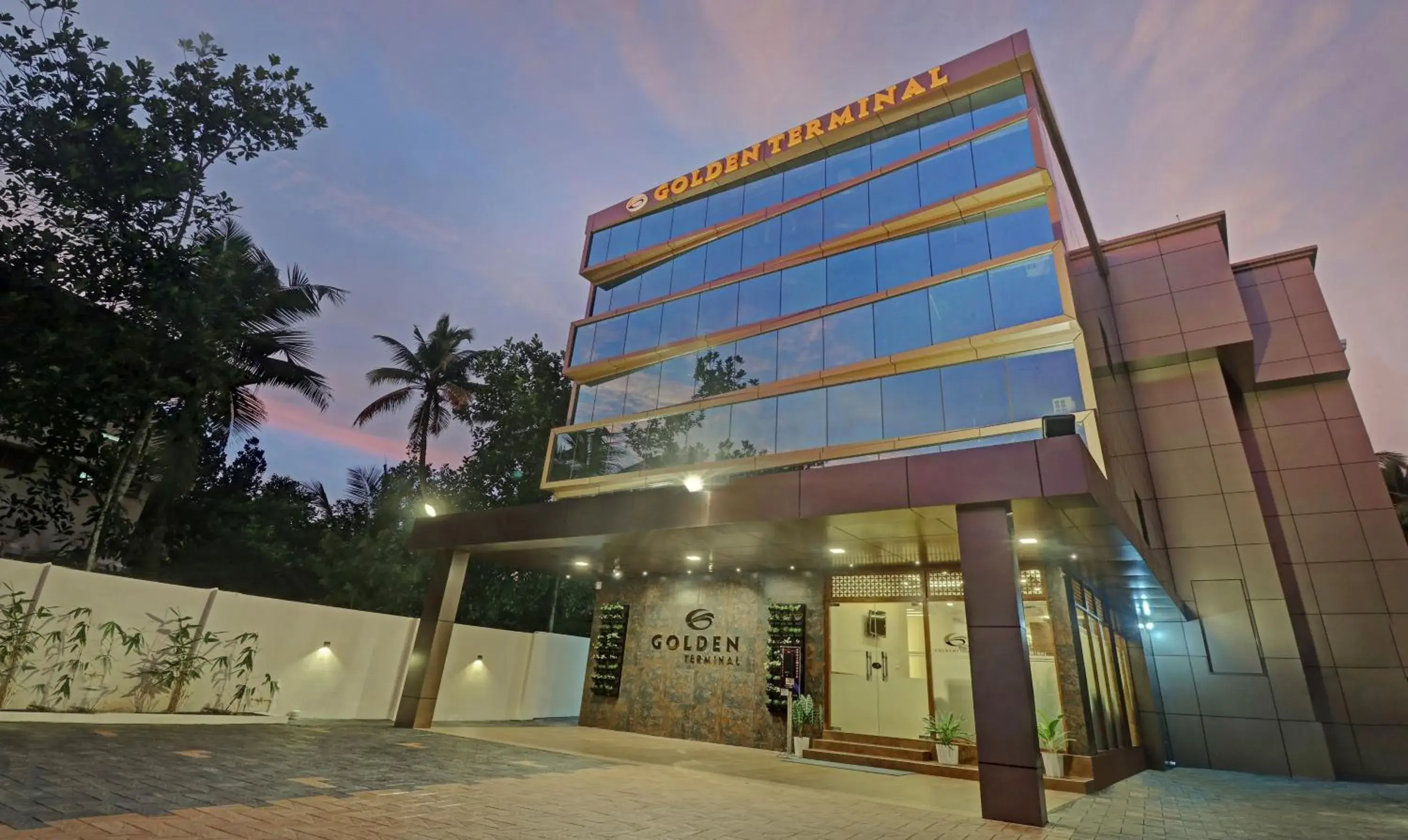 Facade/entrance in Treebo Golden Terminal, Kochi Airport Facade/entrance in Treebo Golden Terminal, Kochi Airport
