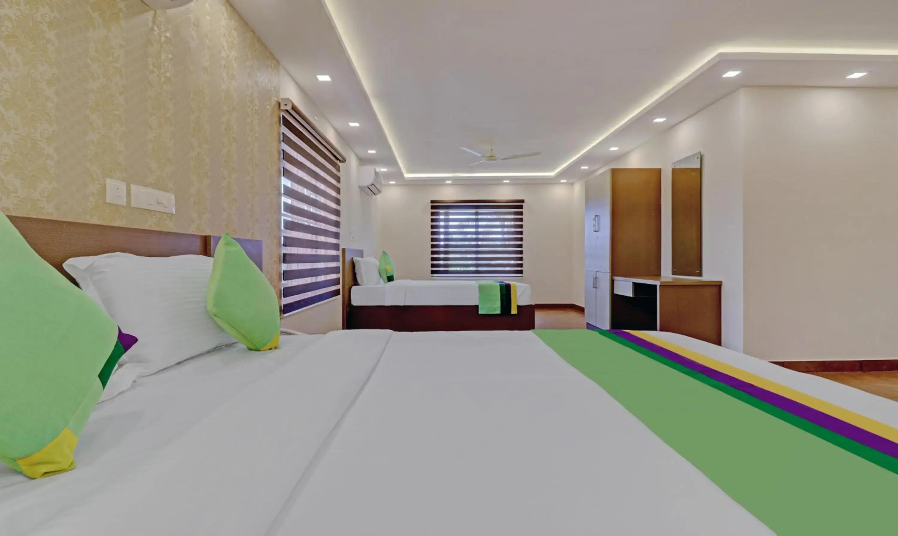 Bedroom, Bed in Treebo Golden Terminal, Kochi Airport Bedroom, Bed in Treebo Golden Terminal, Kochi Airport