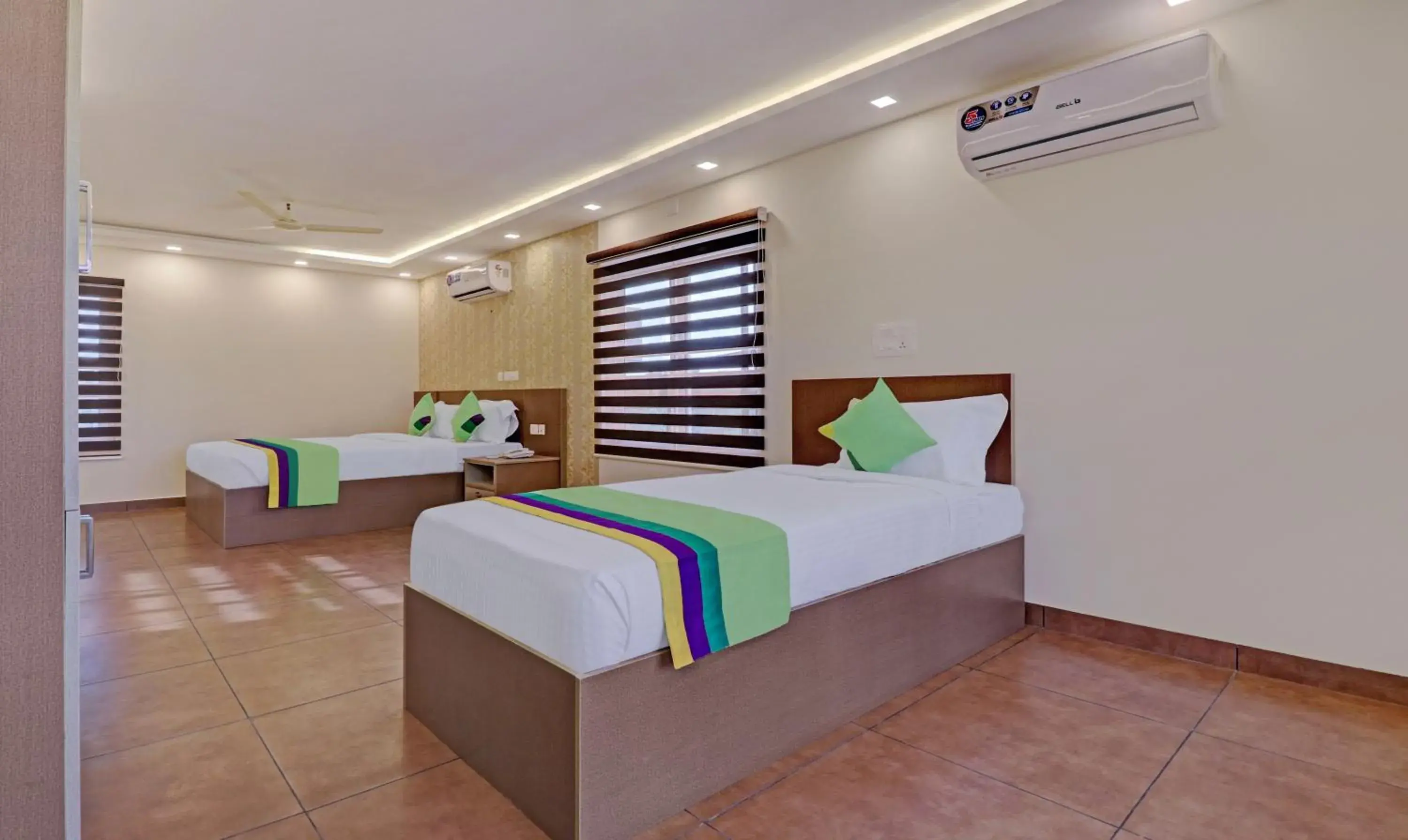 Bedroom, Bed in Treebo Golden Terminal, Kochi Airport Bedroom, Bed in Treebo Golden Terminal, Kochi Airport