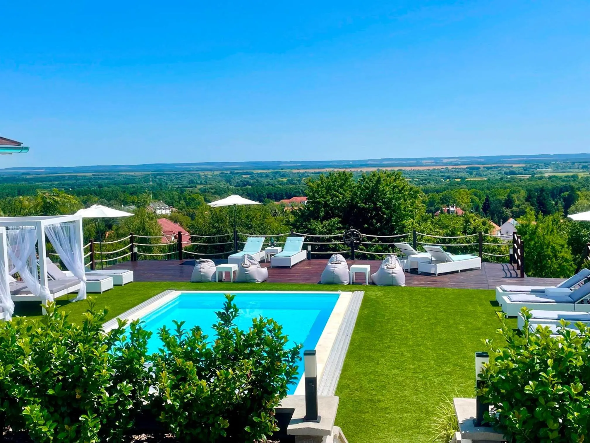 Pool view in Love and Dream Élményvilla