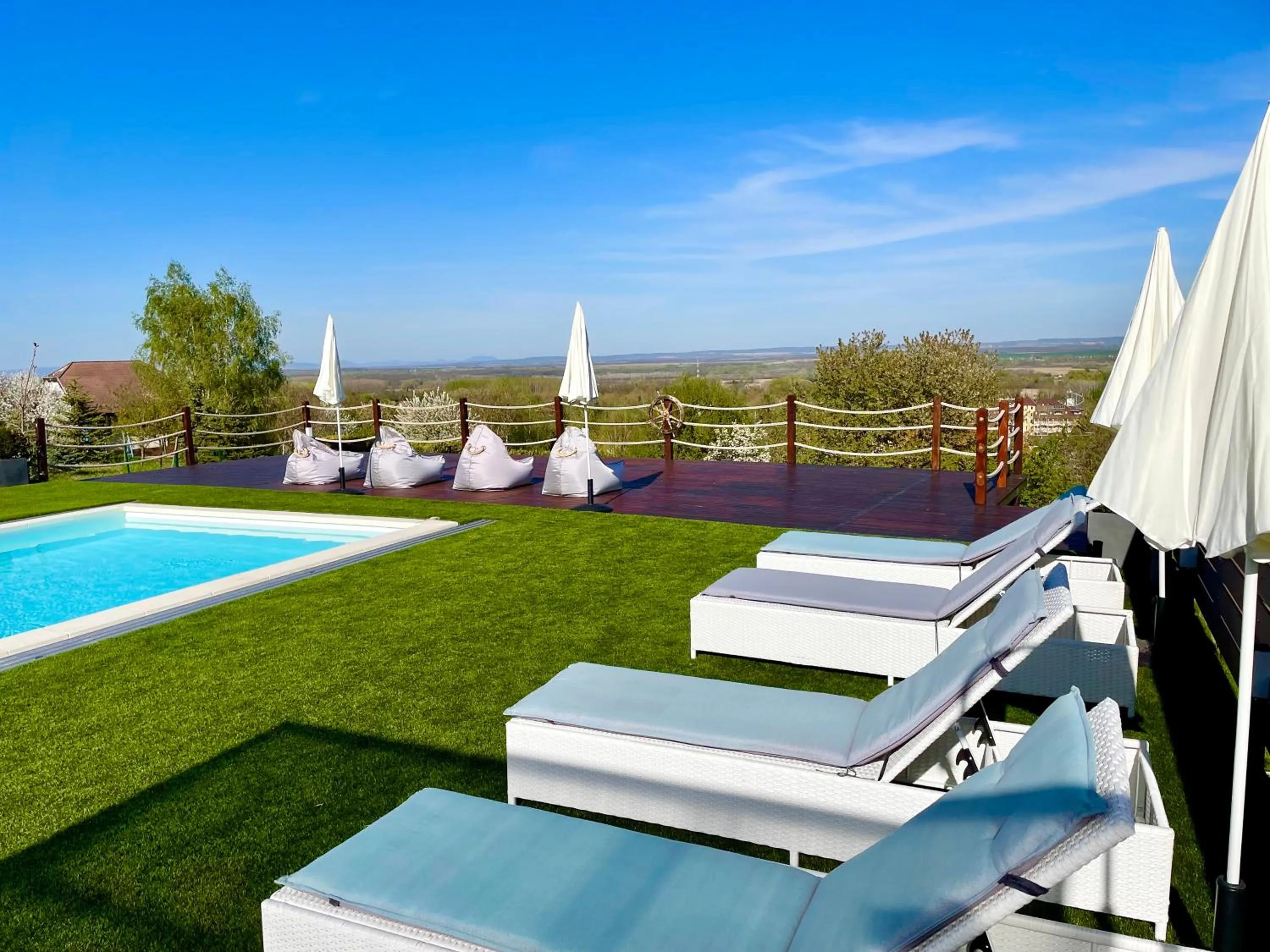 sunbed in Love and Dream Élményvilla