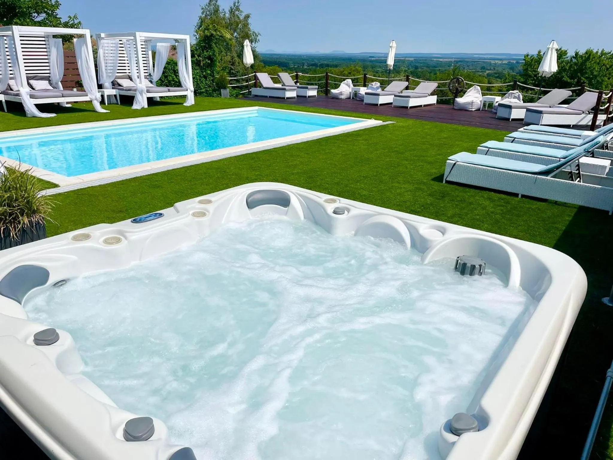 Swimming pool in Love and Dream Élményvilla