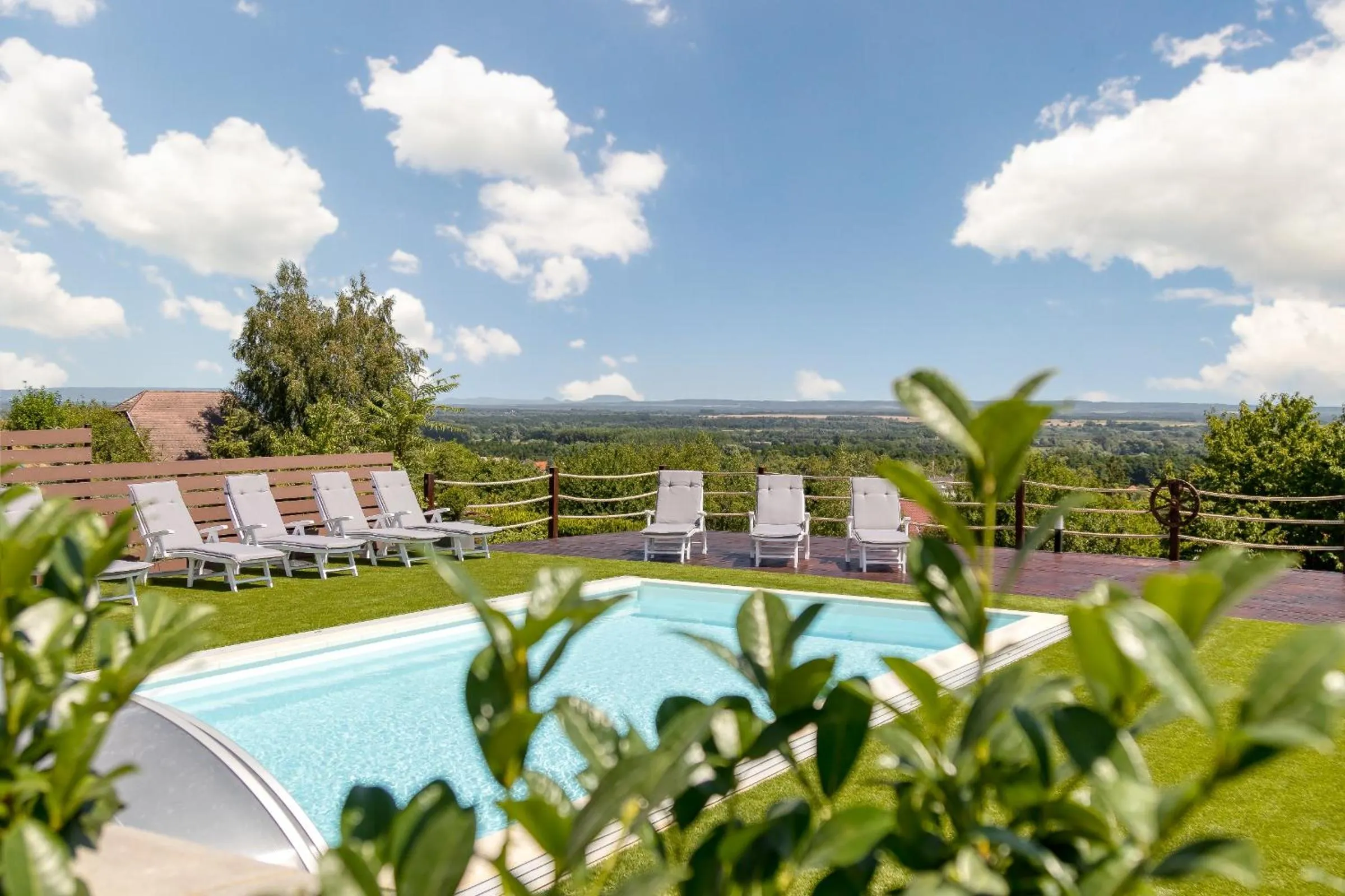 Swimming pool in Love and Dream Élményvilla