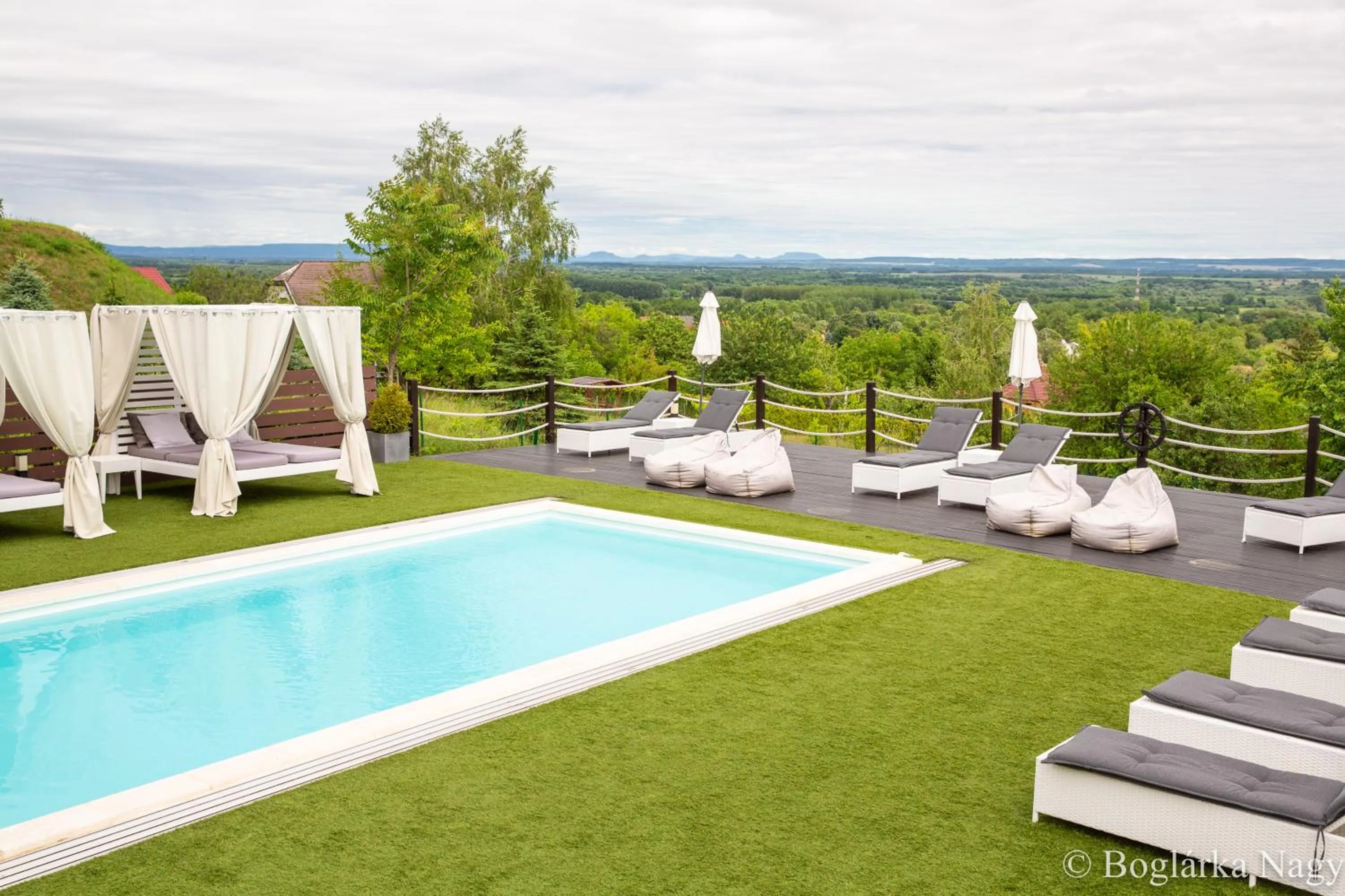 Swimming pool in Love and Dream Élményvilla