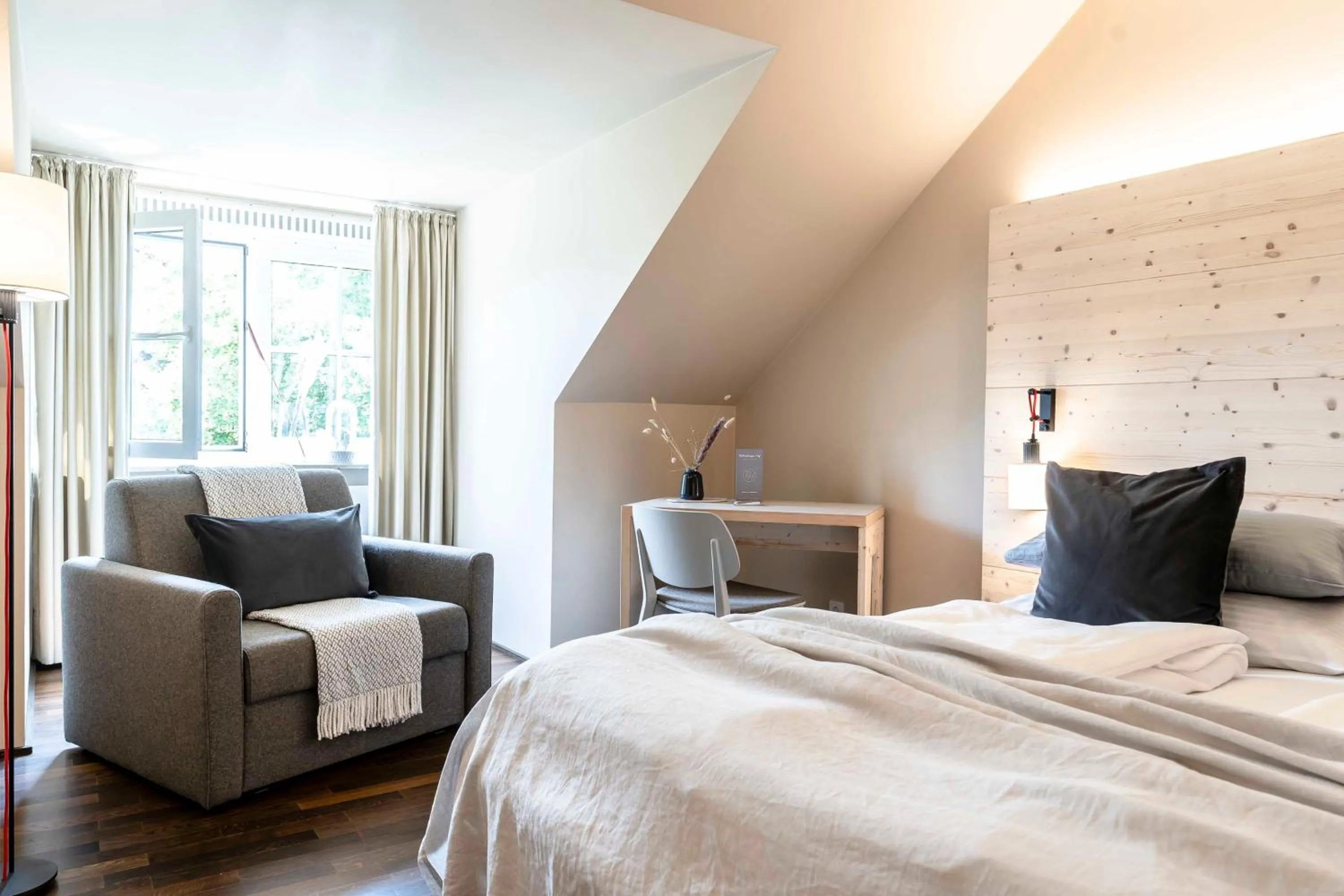 Photo of the whole room, Bed in Feldmochinger Hof