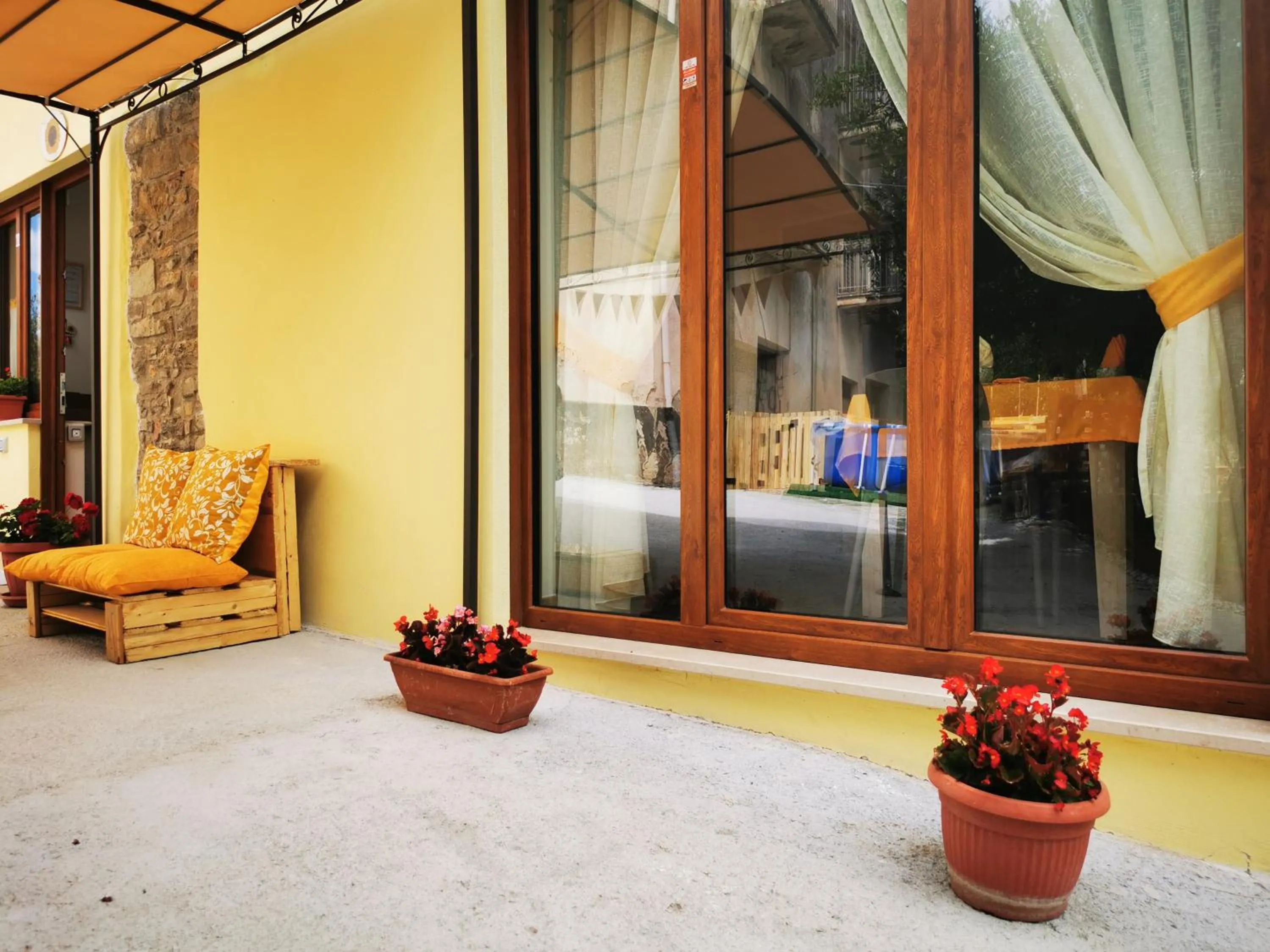 Facade/entrance in Agriturismo B&B Il Girasole