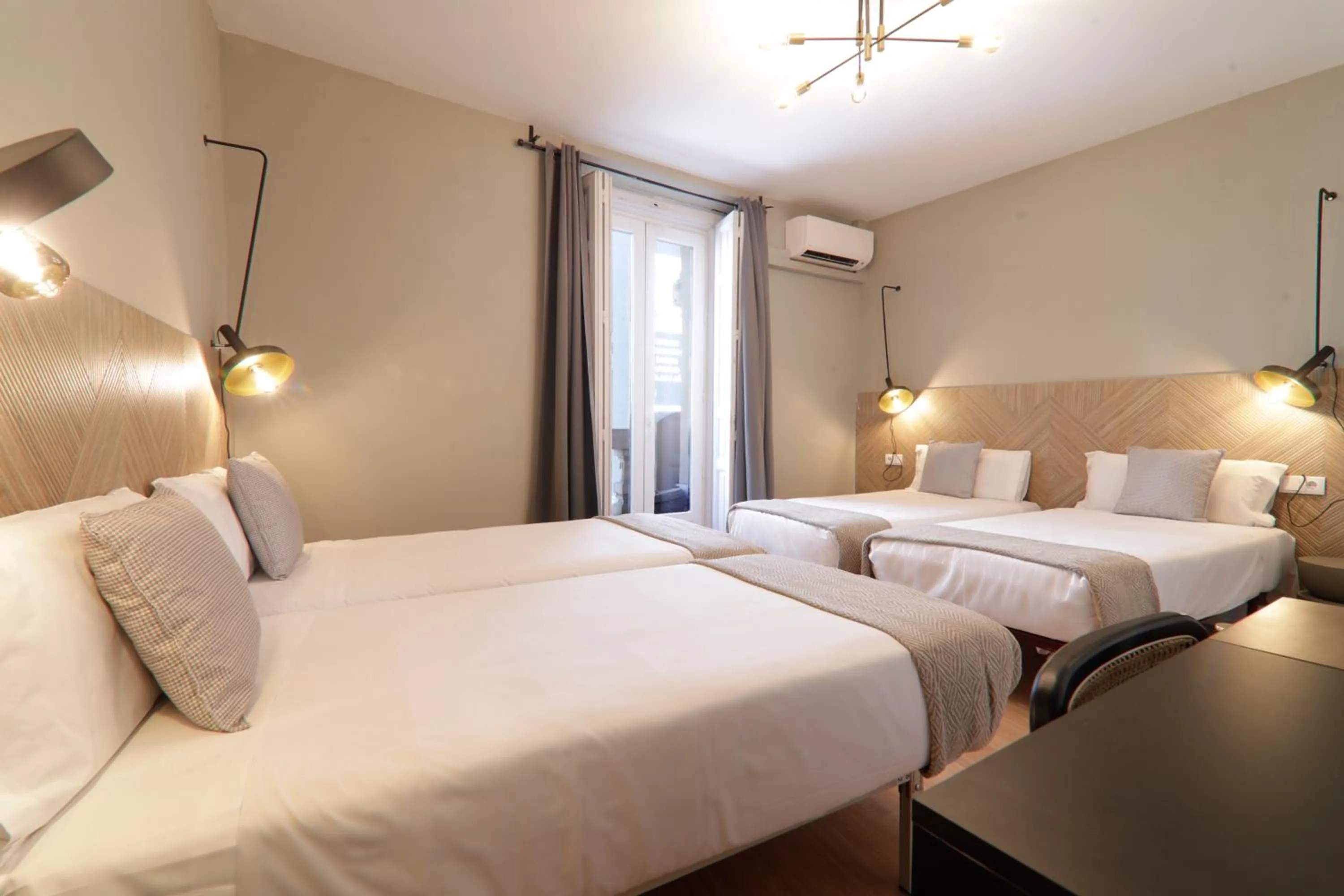 Bed in SUITES YOU Gran Vía