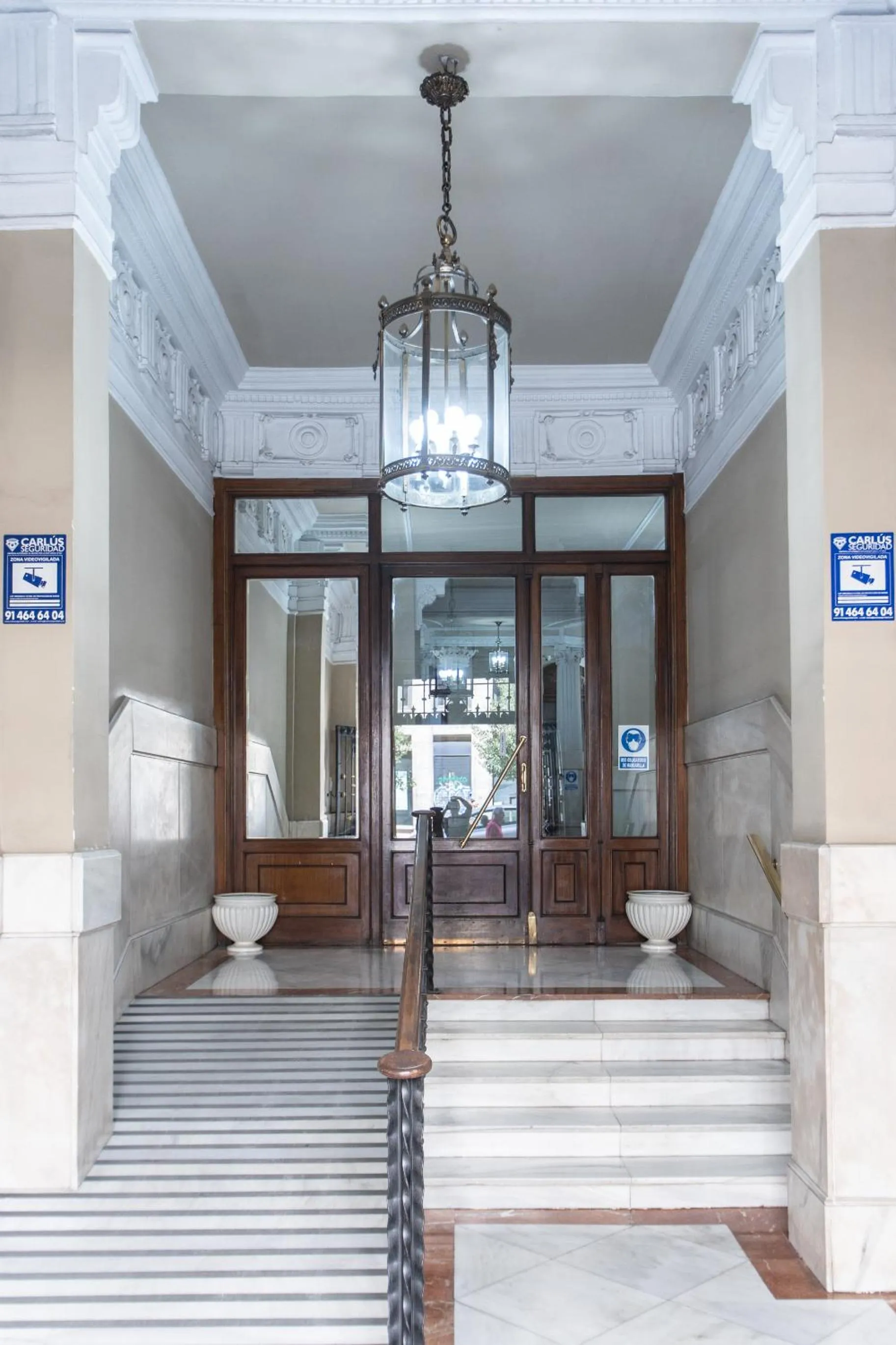 Facade/entrance in SUITES YOU Gran Vía