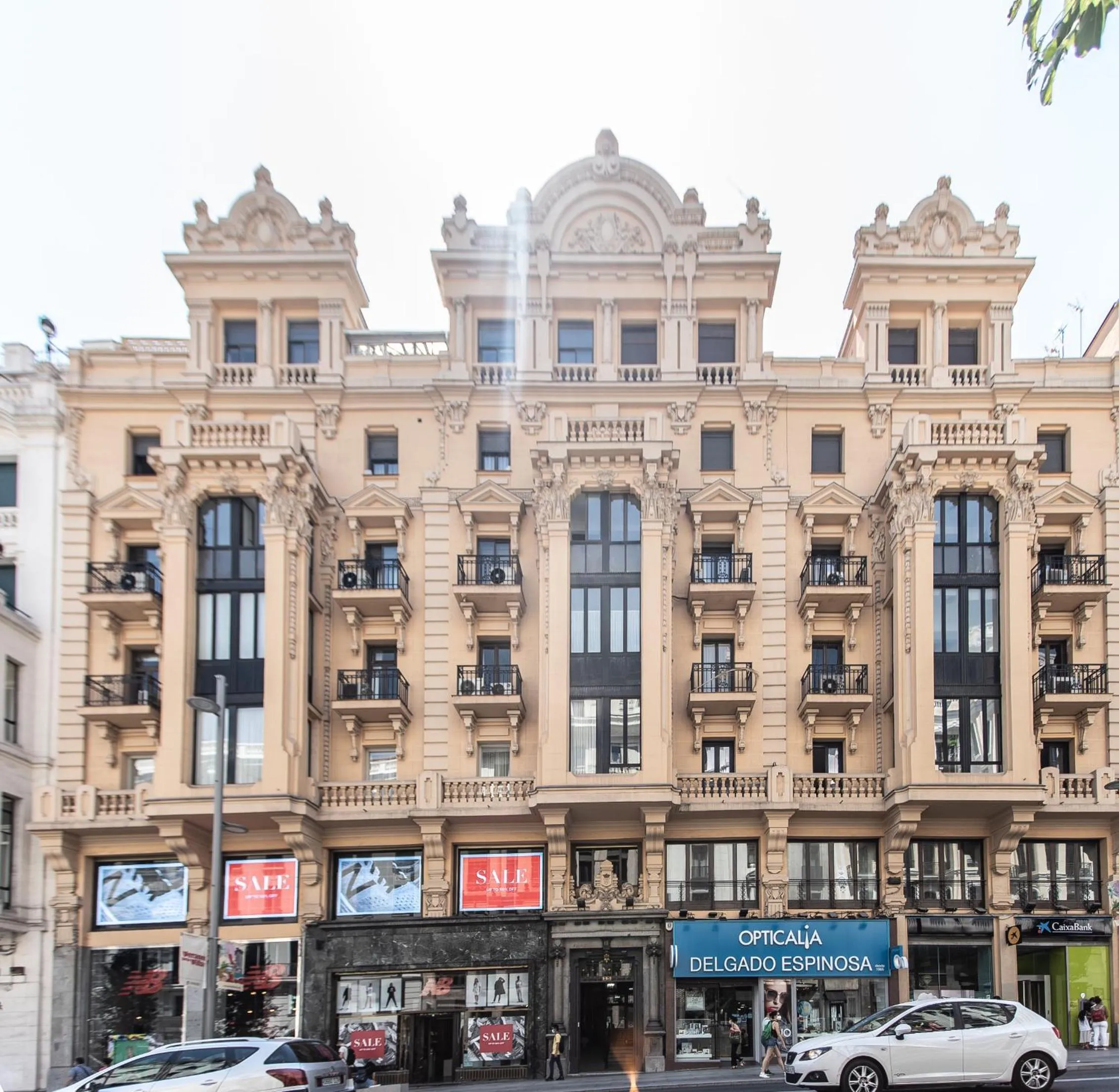 Property building in SUITES YOU Gran Vía