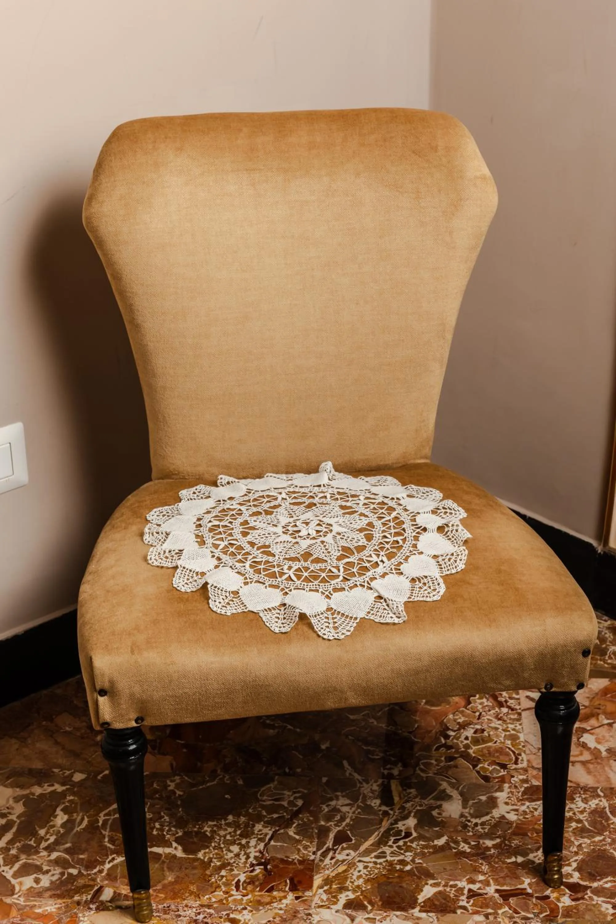 Decorative detail in Bari Antica Boutique B&B