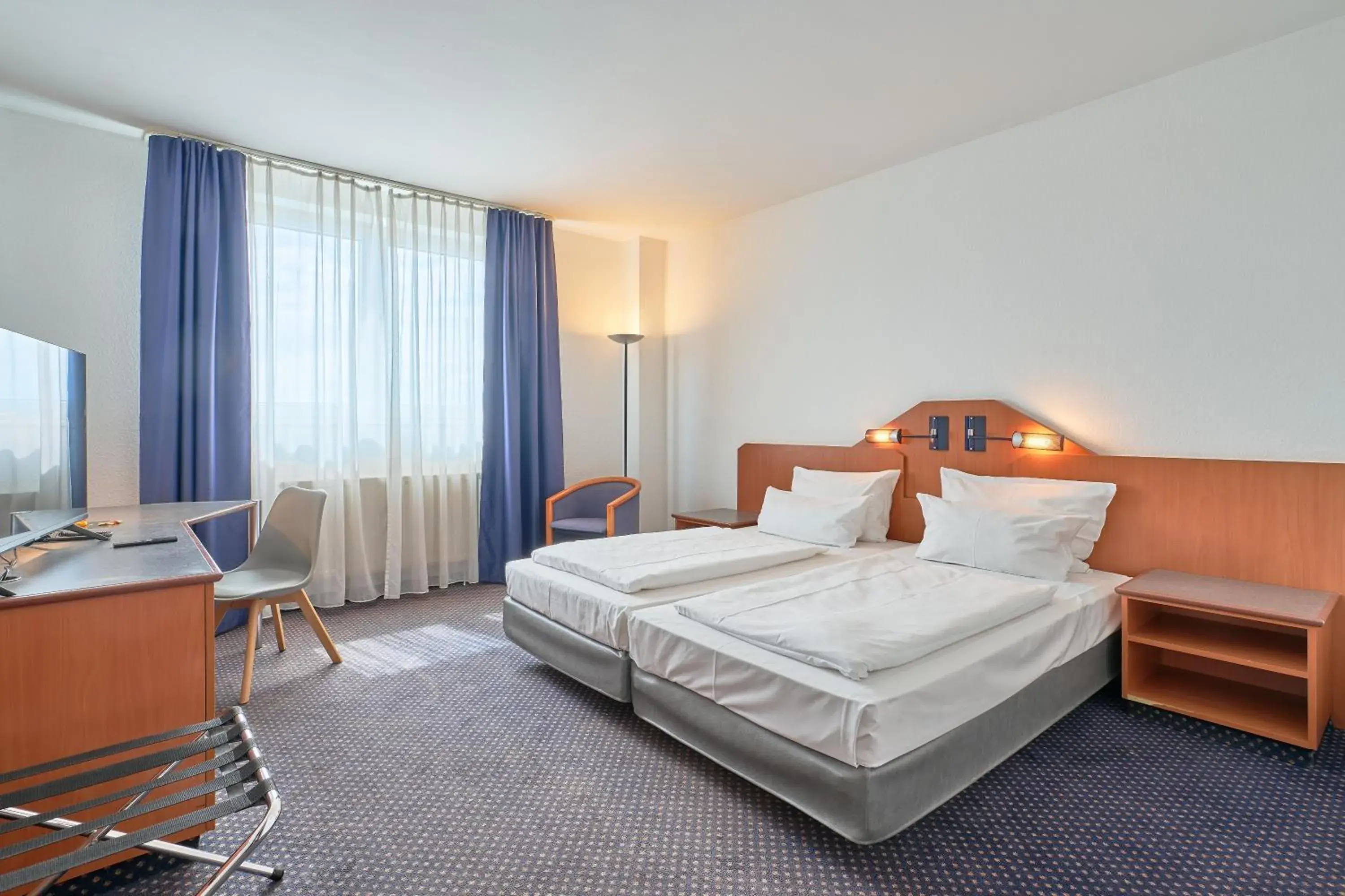 Bed in eXo Square Heidelberg/Schwetzingen - by SuperFly Hotels Bed in eXo Square Heidelberg/Schwetzingen - by SuperFly Hotels