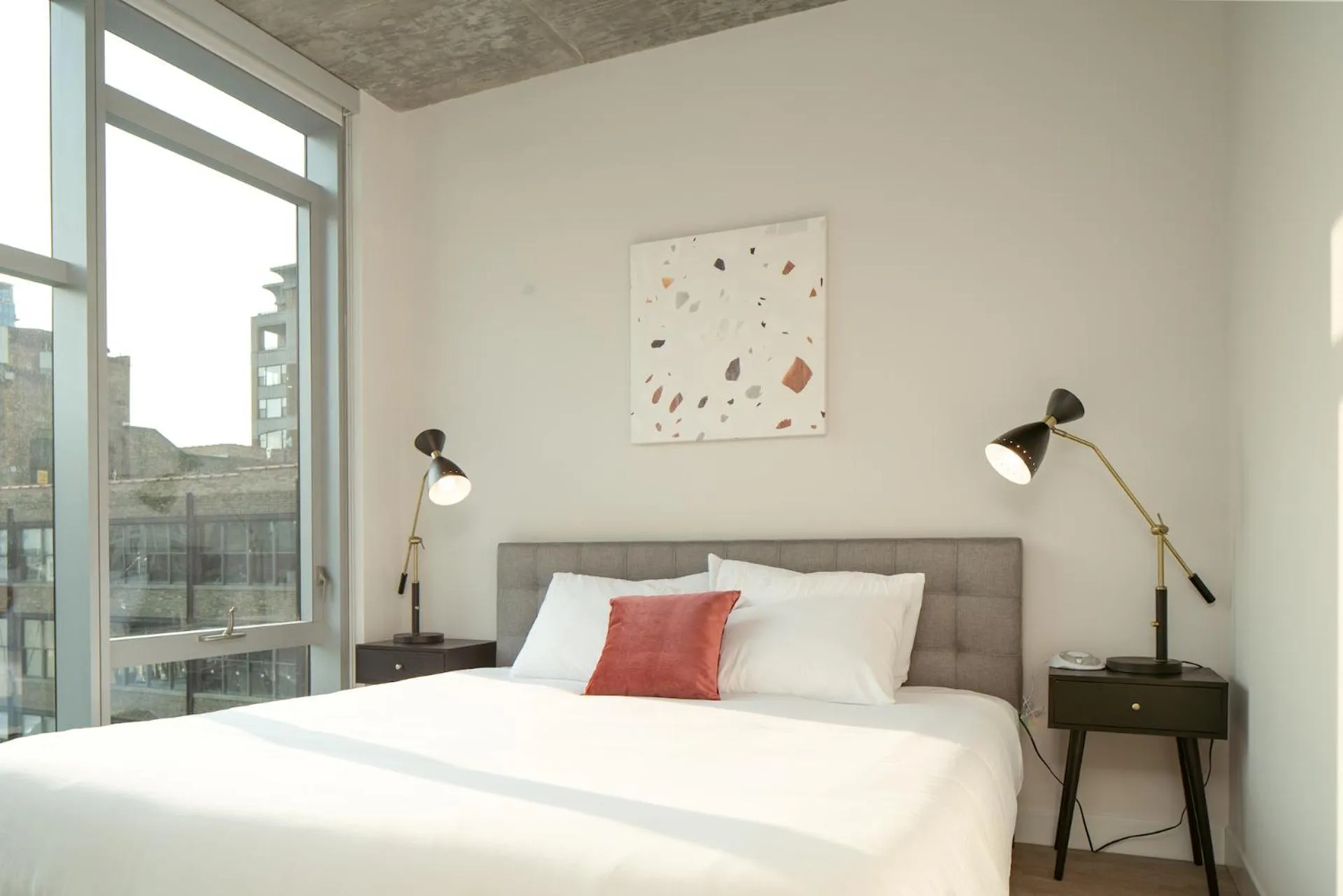 Bed in Kasa River North Chicago