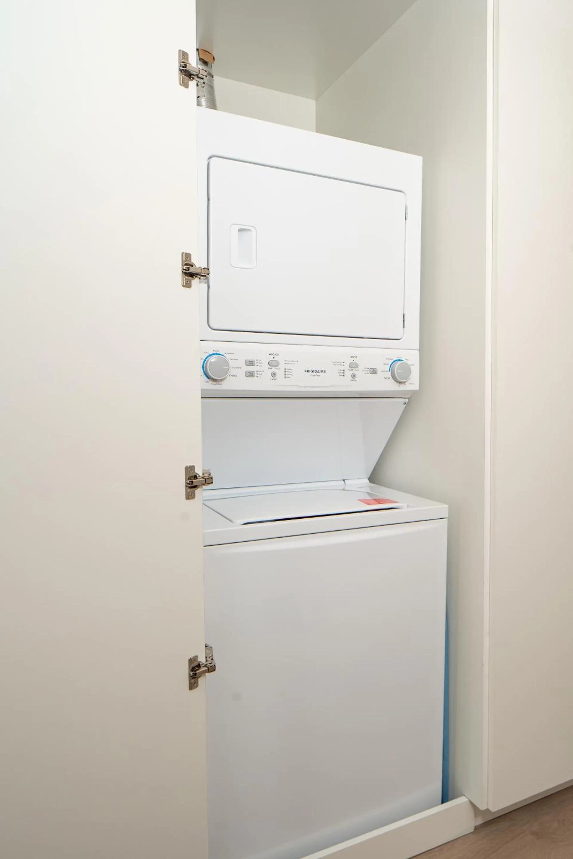 laundry in Kasa River North Chicago