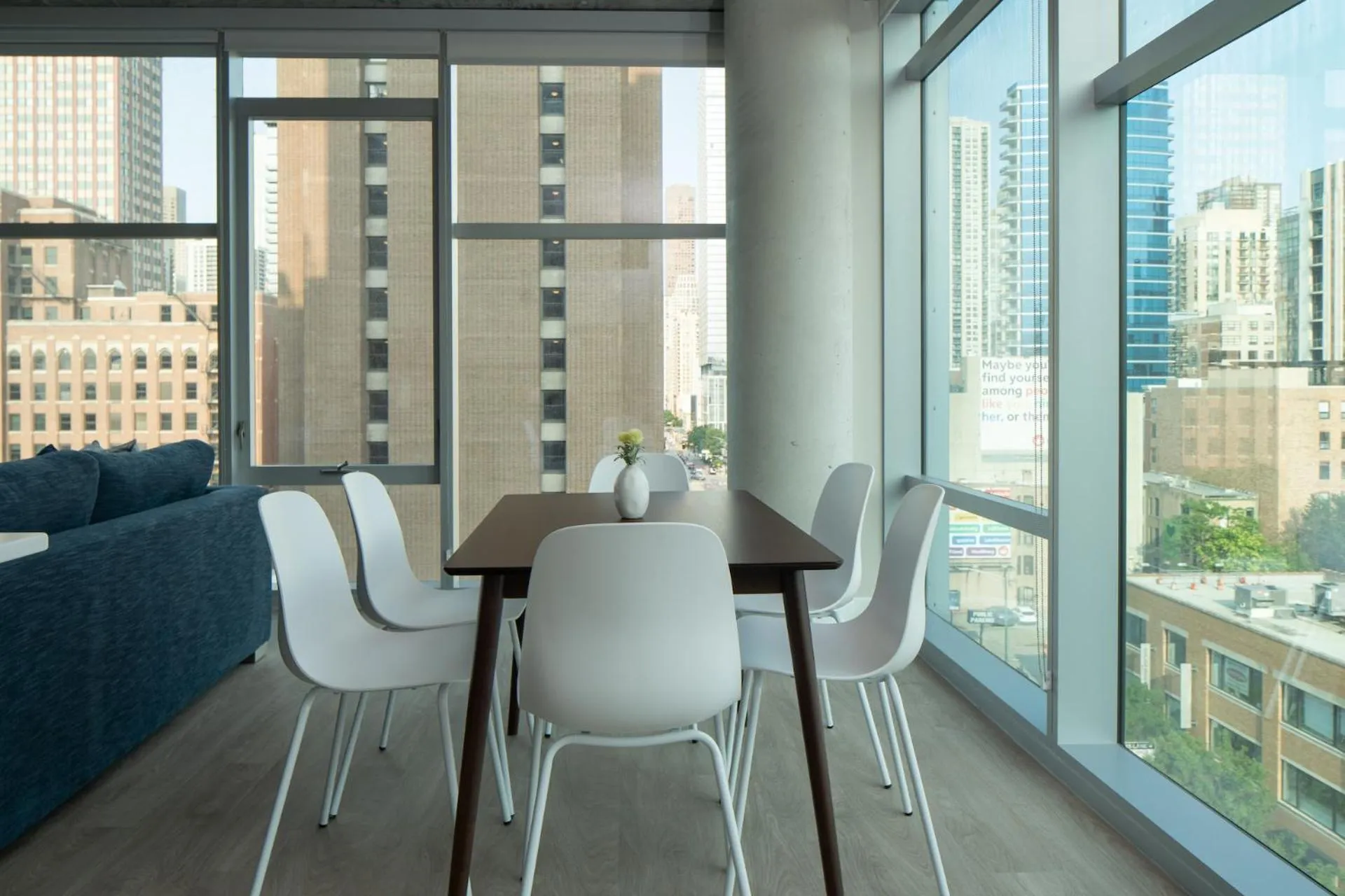 Dining area in Kasa River North Chicago