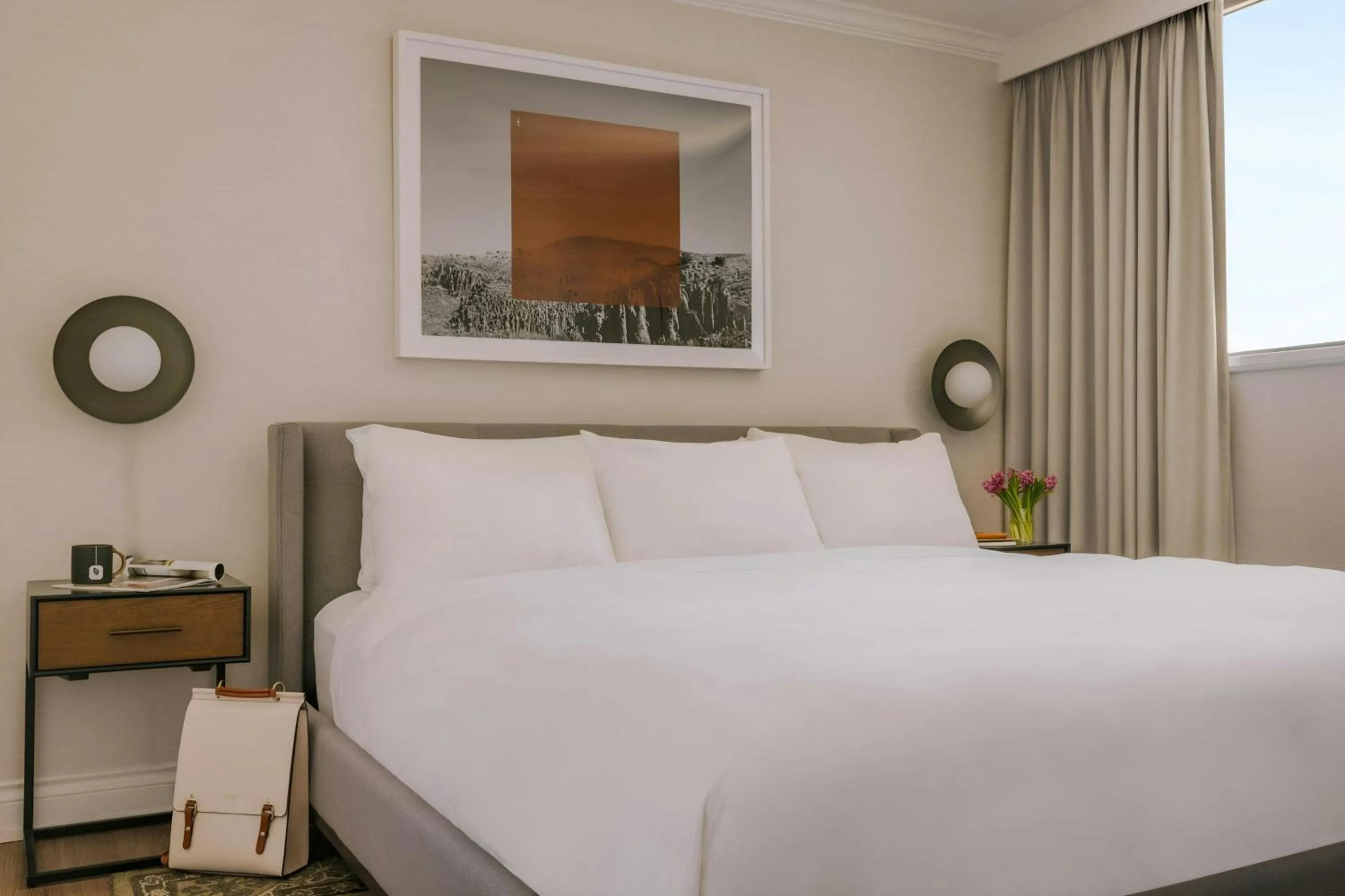 Bedroom, Bed in The Sunset Hotel West End