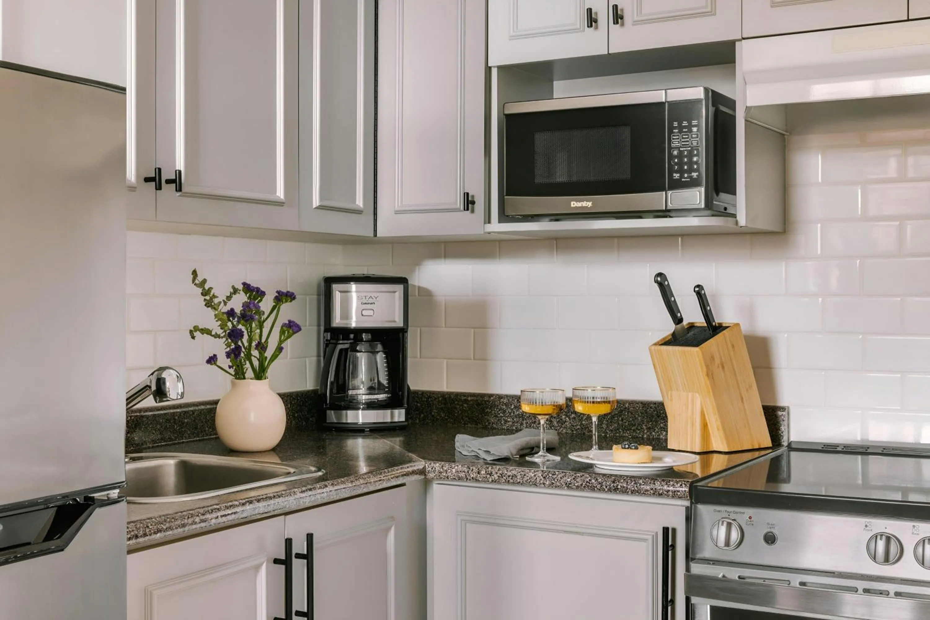 Kitchen or kitchenette in The Sunset Hotel West End