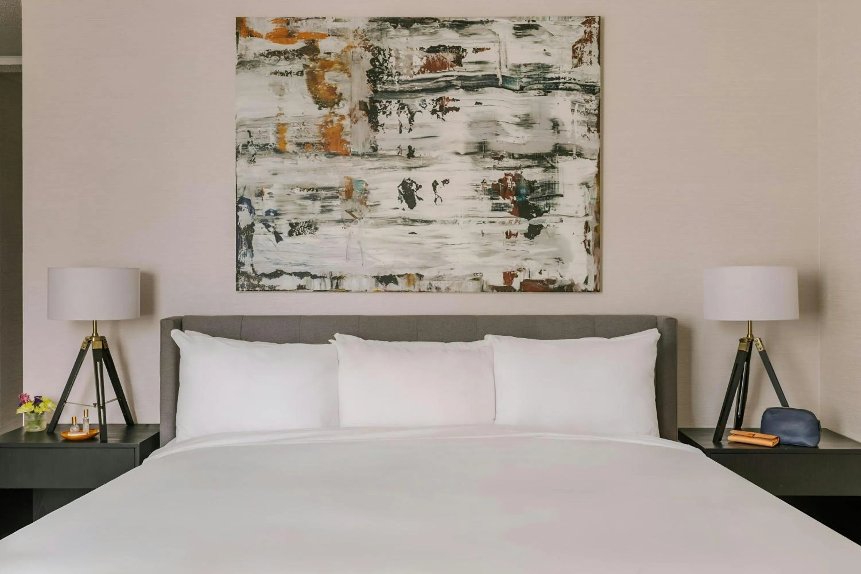 Bedroom, Bed in The Sunset Hotel West End