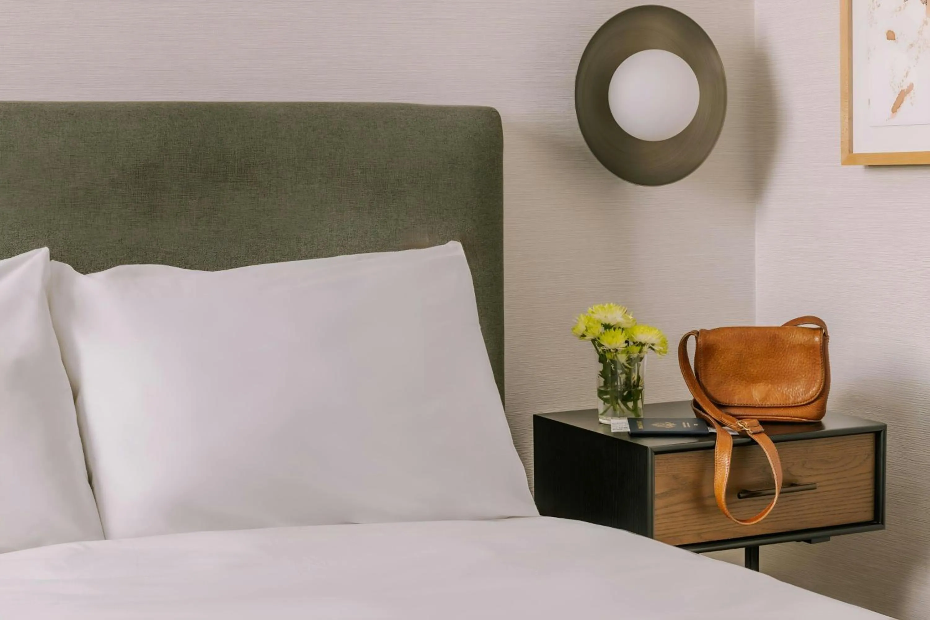 Bedroom, Bed in The Sunset Hotel West End