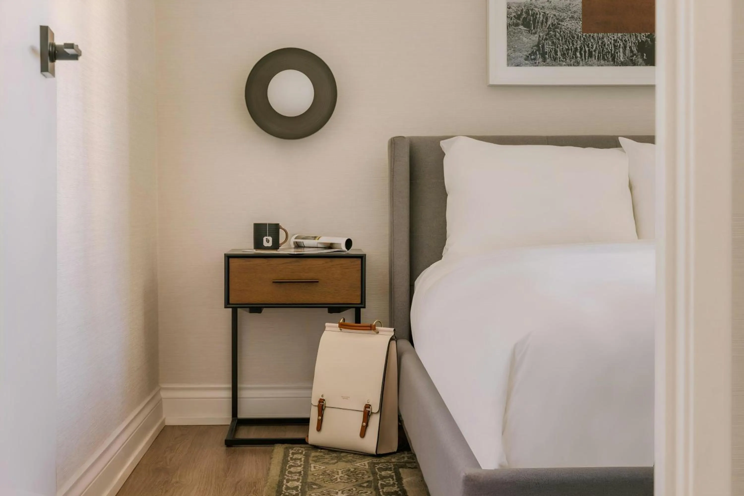 Bedroom, Bed in The Sunset Hotel West End