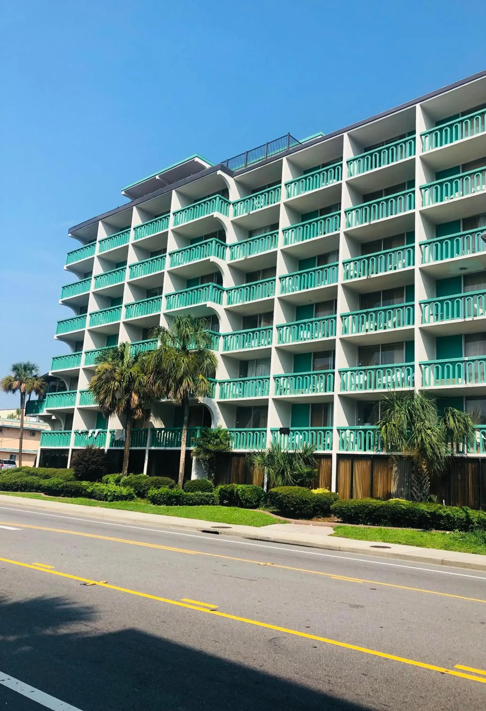 Property building in Quail Inn and Suites - Myrtle Beach Property building in Quail Inn and Suites - Myrtle Beach