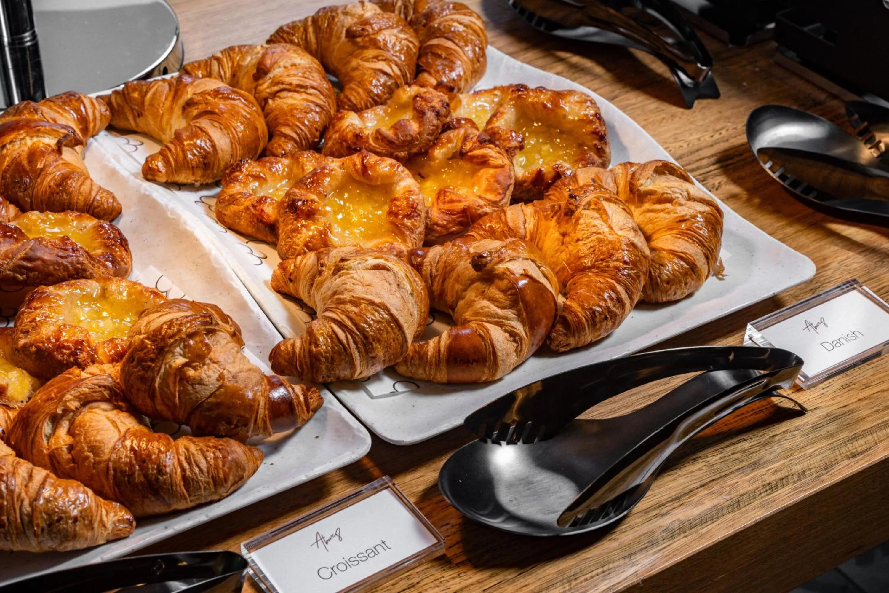 Food and drinks in Travelodge Hotel Hurstville Sydney